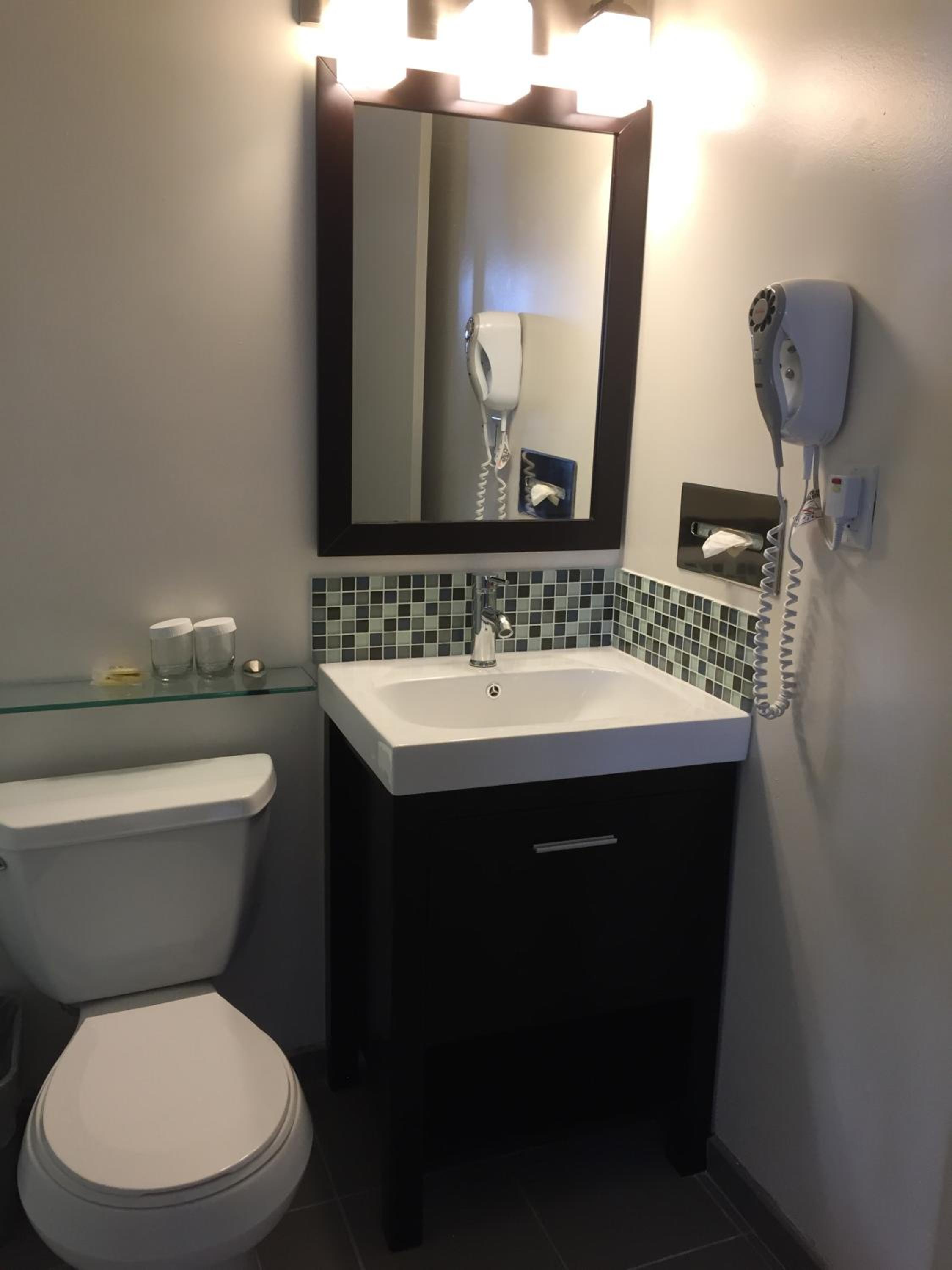 Twin Room - Photo 3