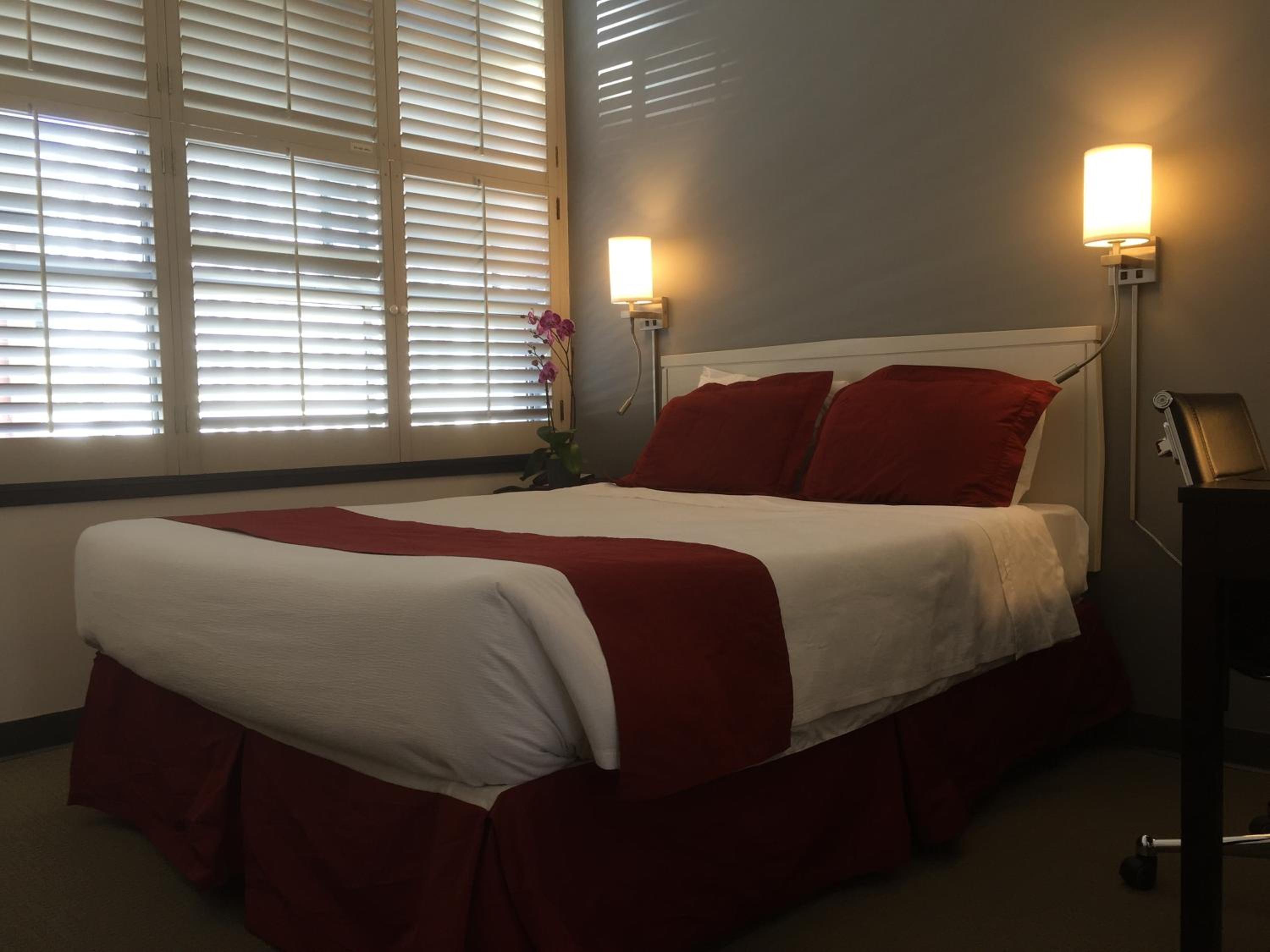 Deluxe Queen Room - Photo 2