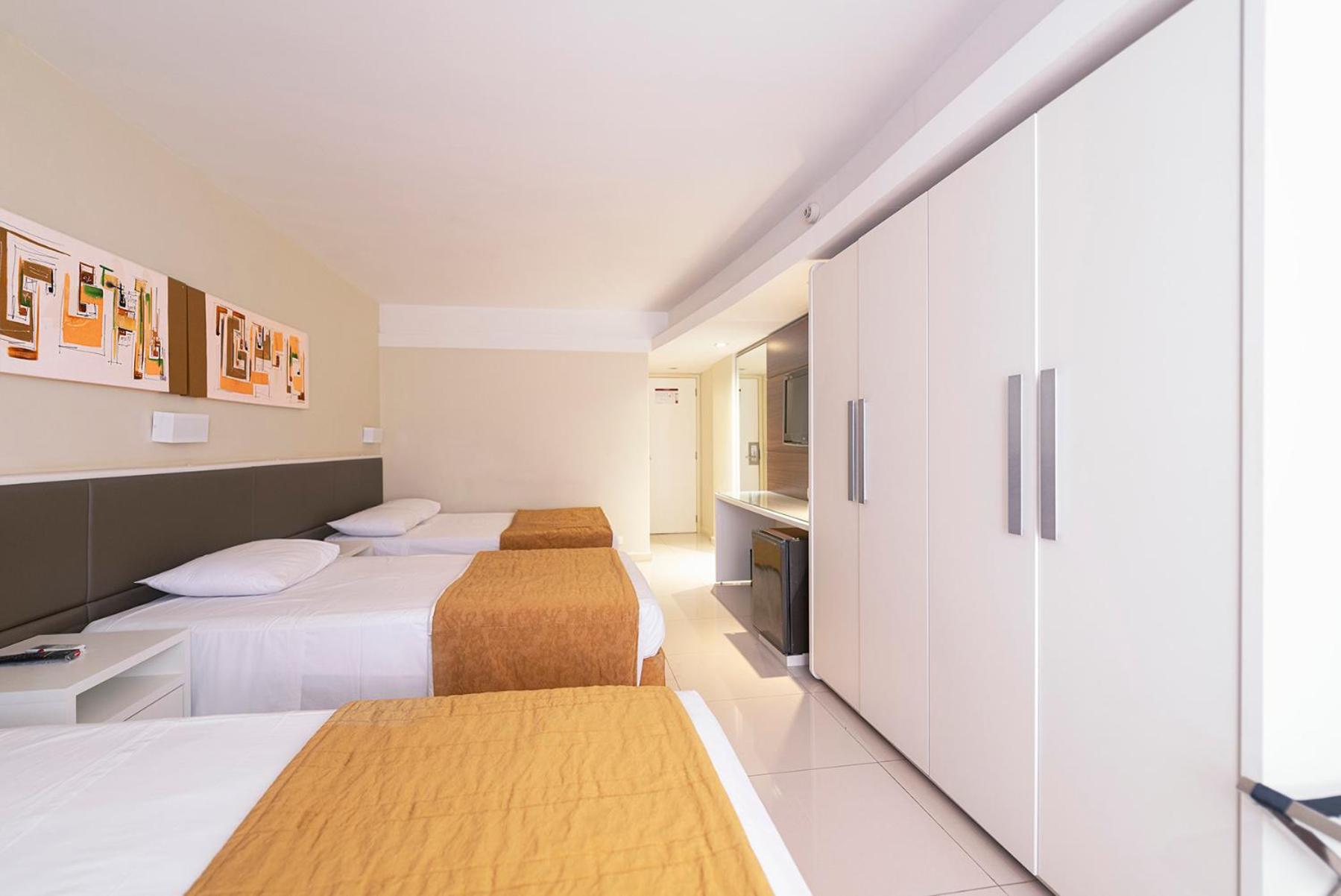 Triple Room with Pool View - Photo 3