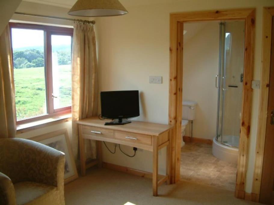 Two-Bedroom House photo 3