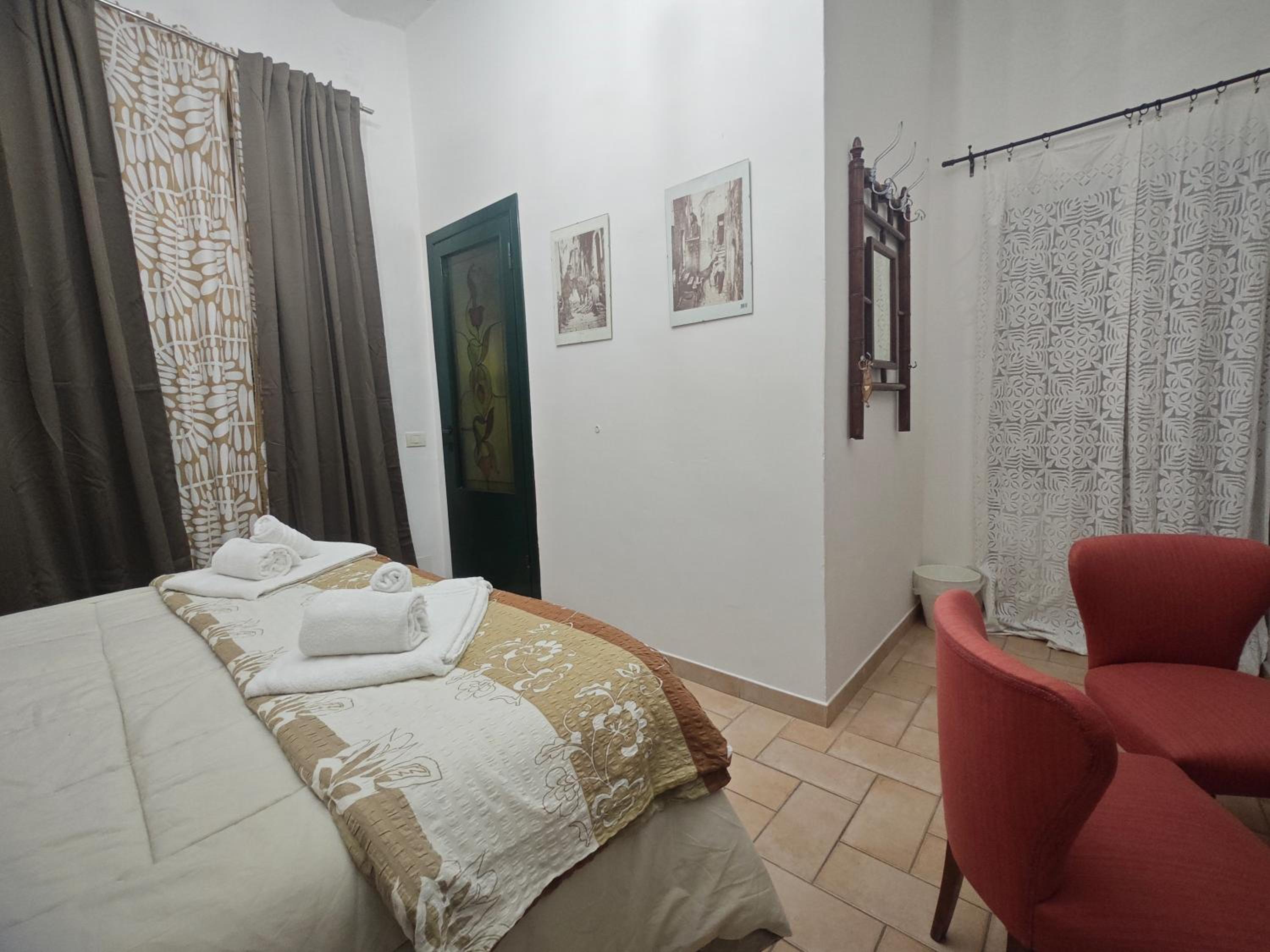 Superior Double or Twin Room with Garden View - Photo 12