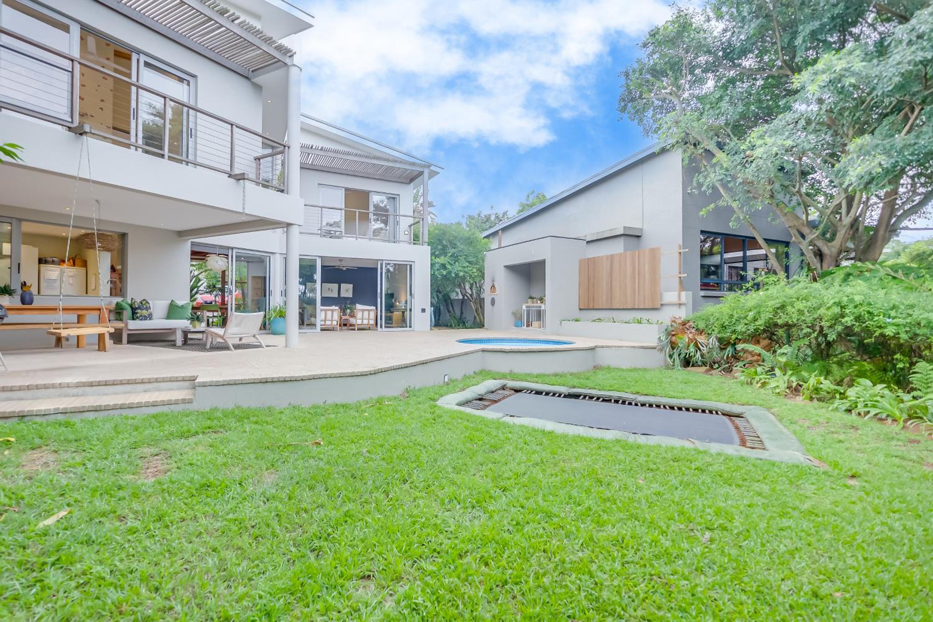 Four-Bedroom House photo 2