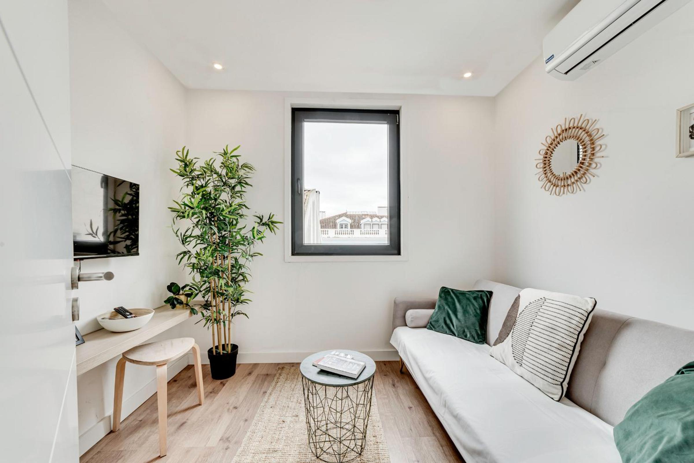 Apartment with Balcony photo 1