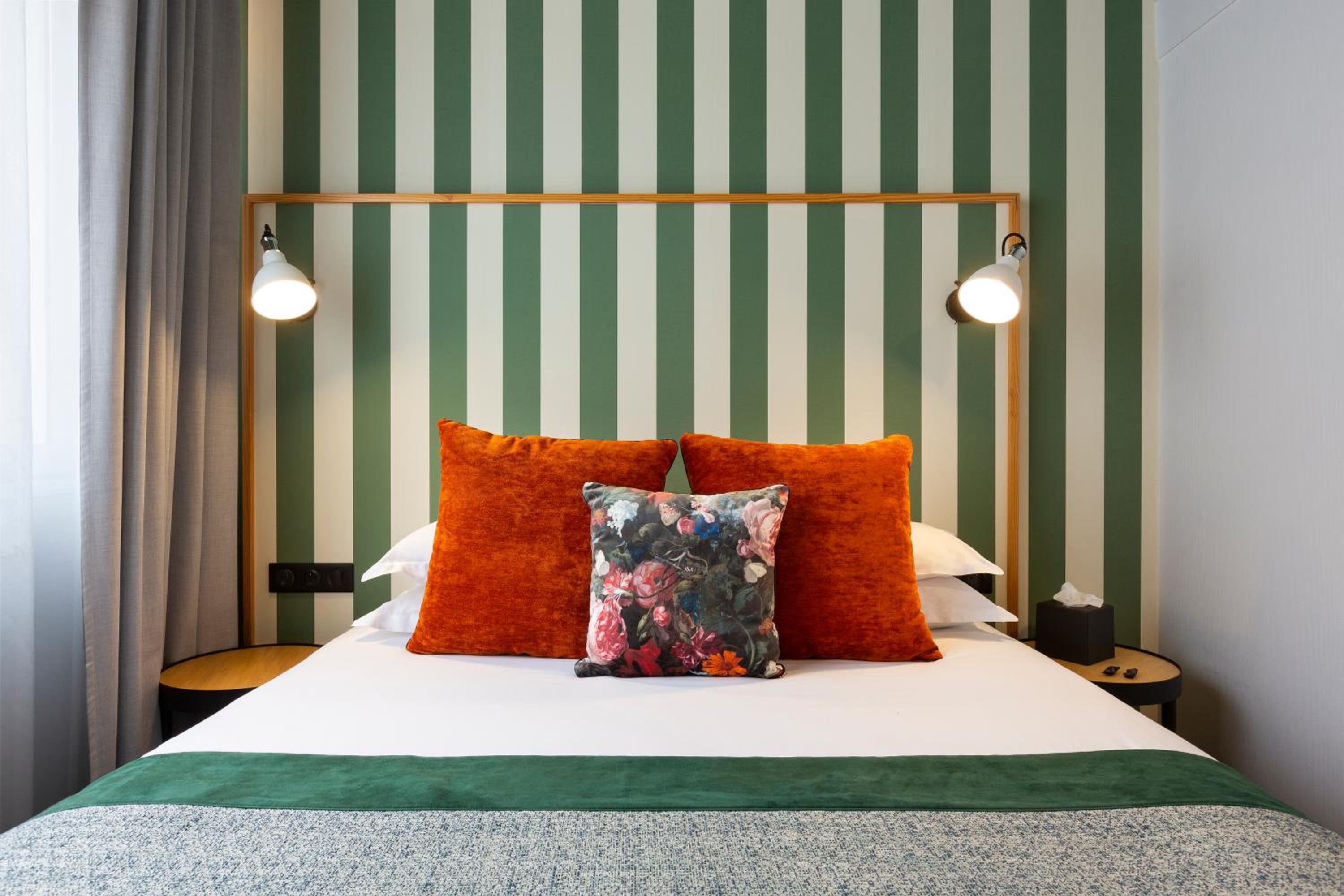 Double Room thumbnail 6