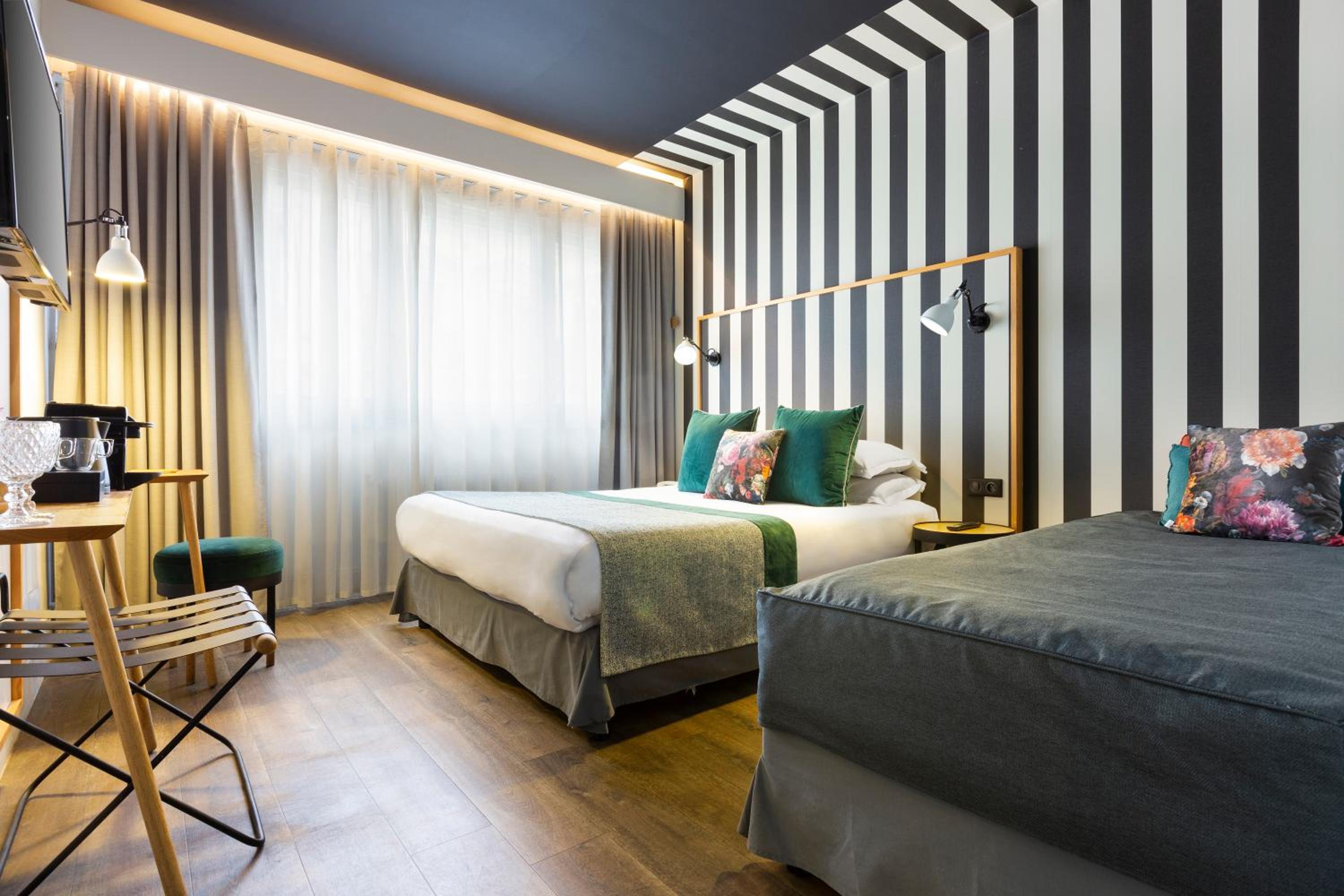 Triple Room thumbnail 5
