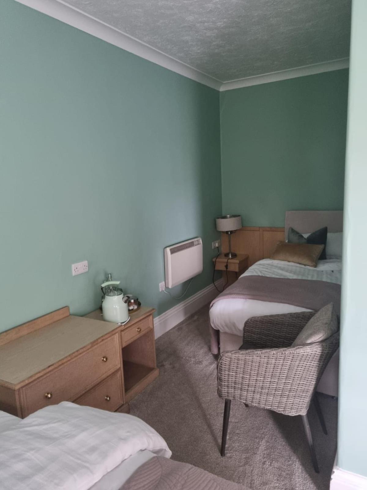 Small Twin Room photo 1