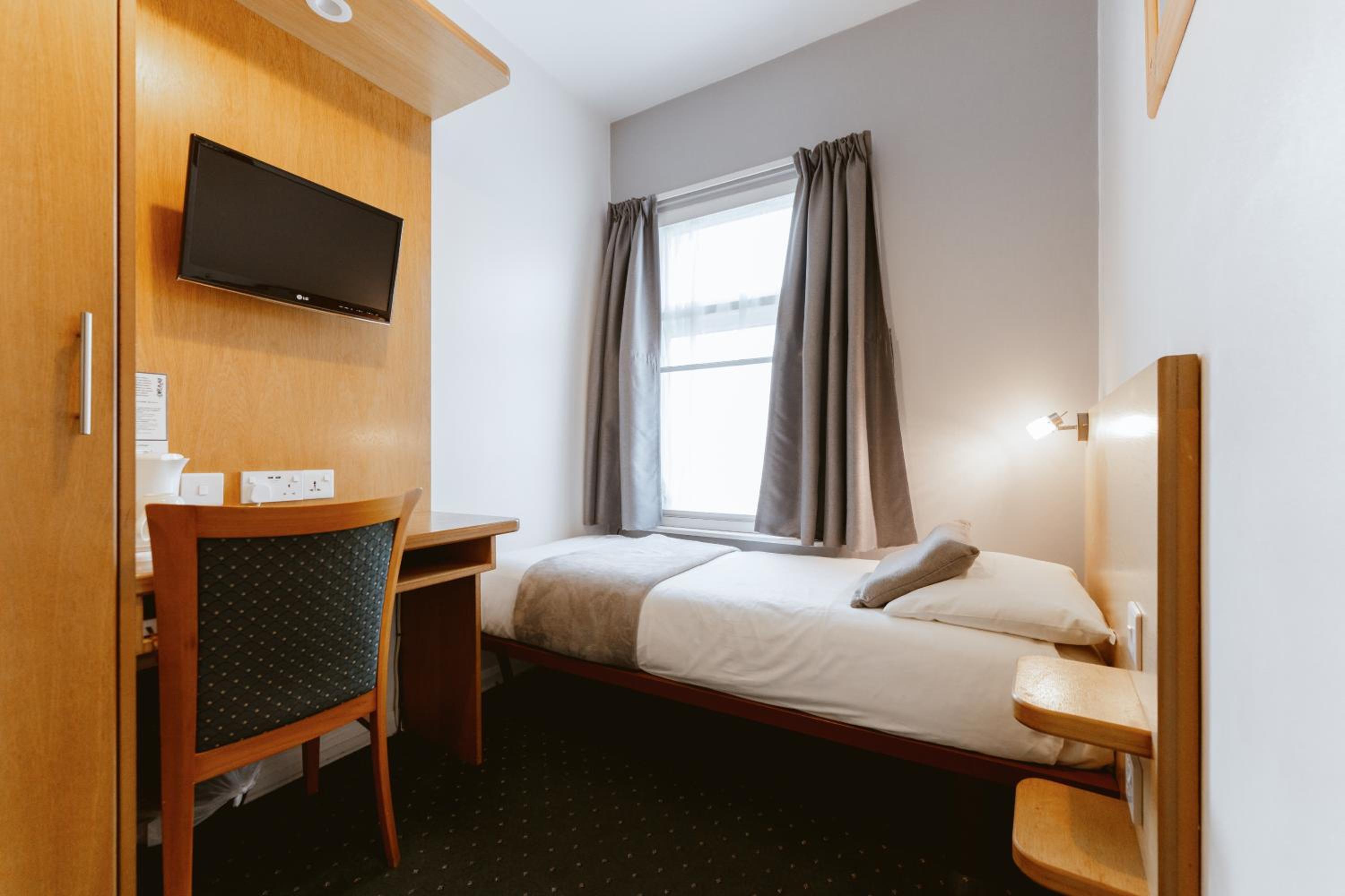 Single Room photo 3