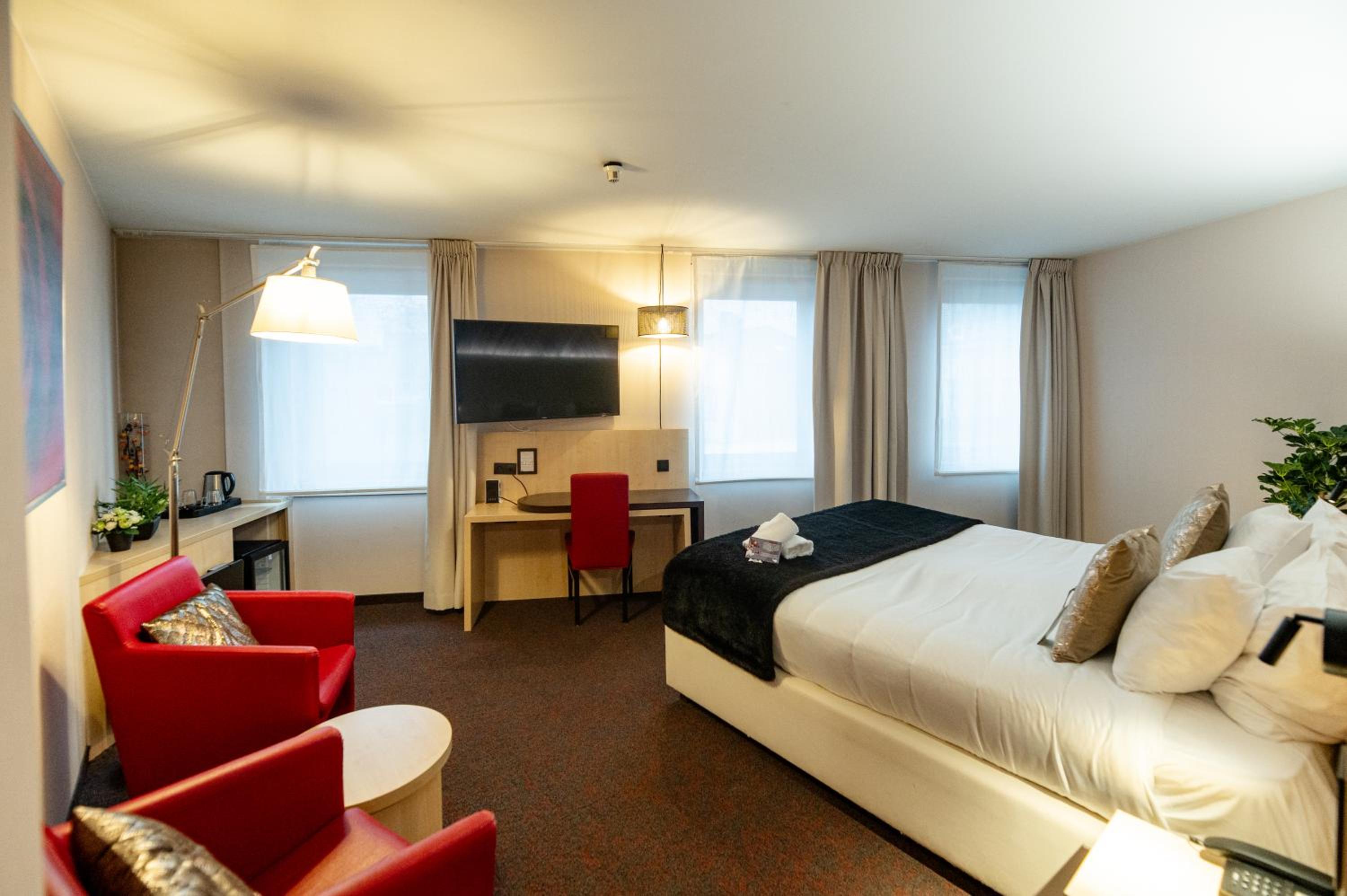 Bridal Suite - Photo 2