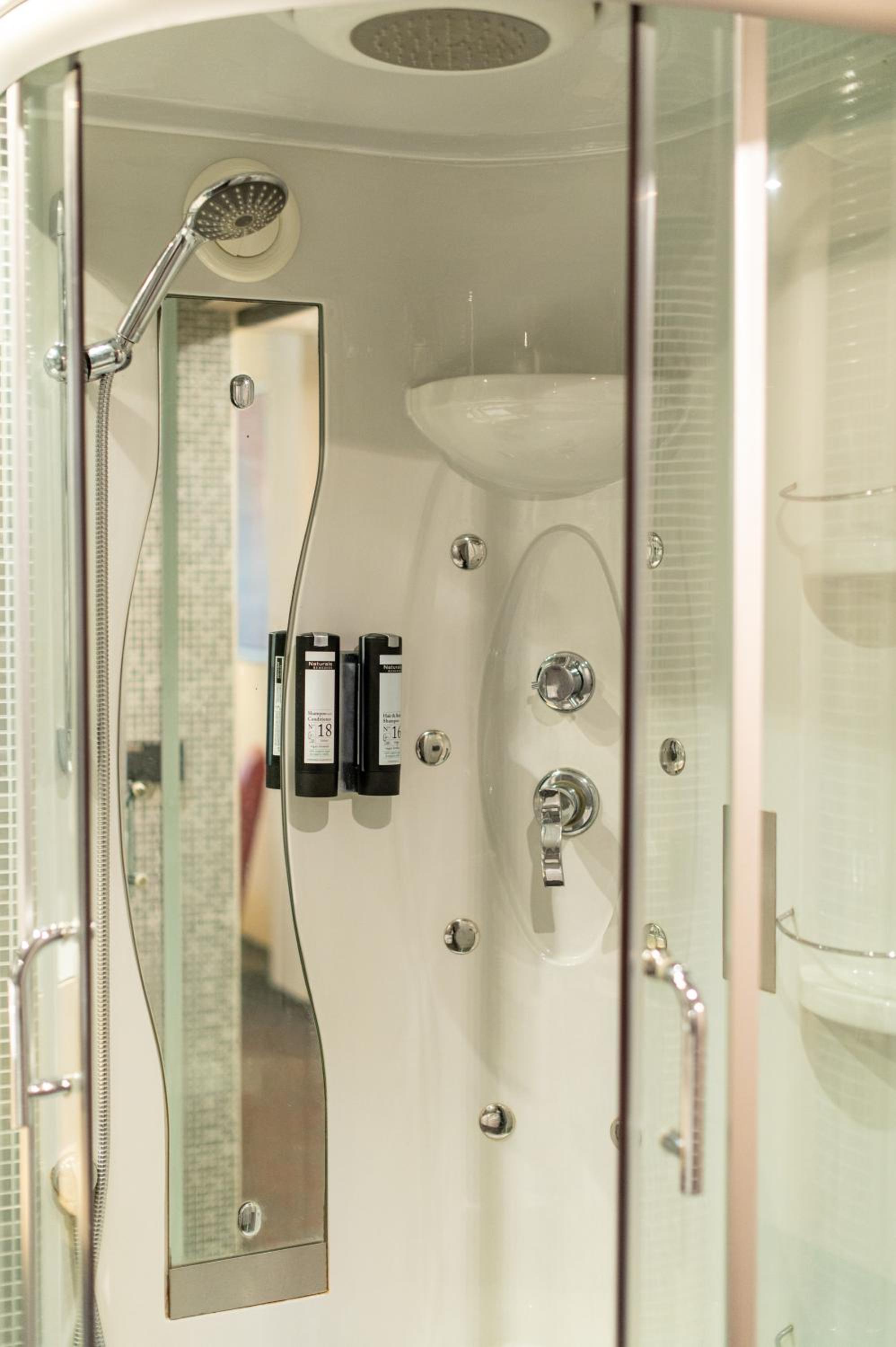Bridal Suite - Photo 5