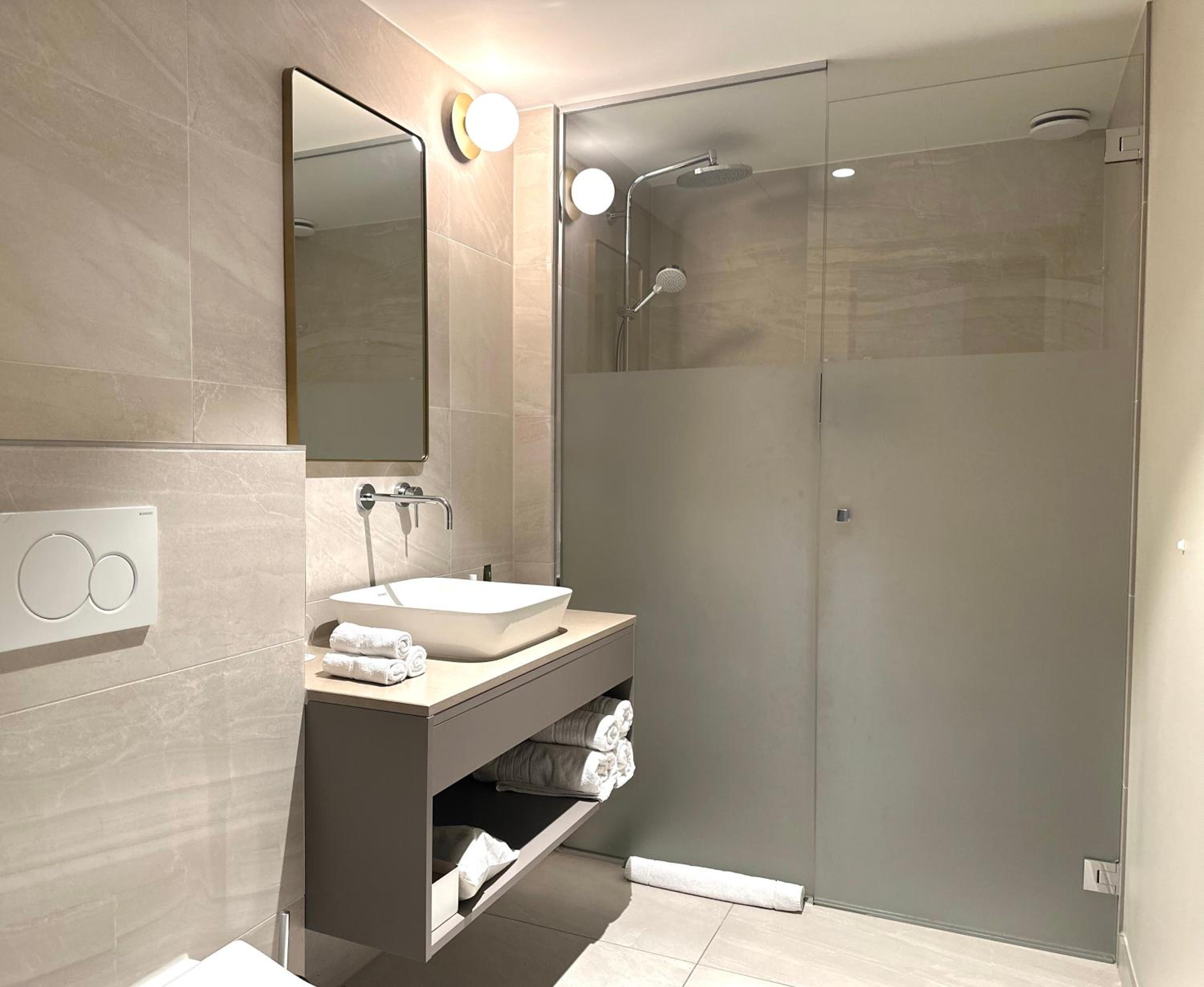 Comfort King Room - Photo 8