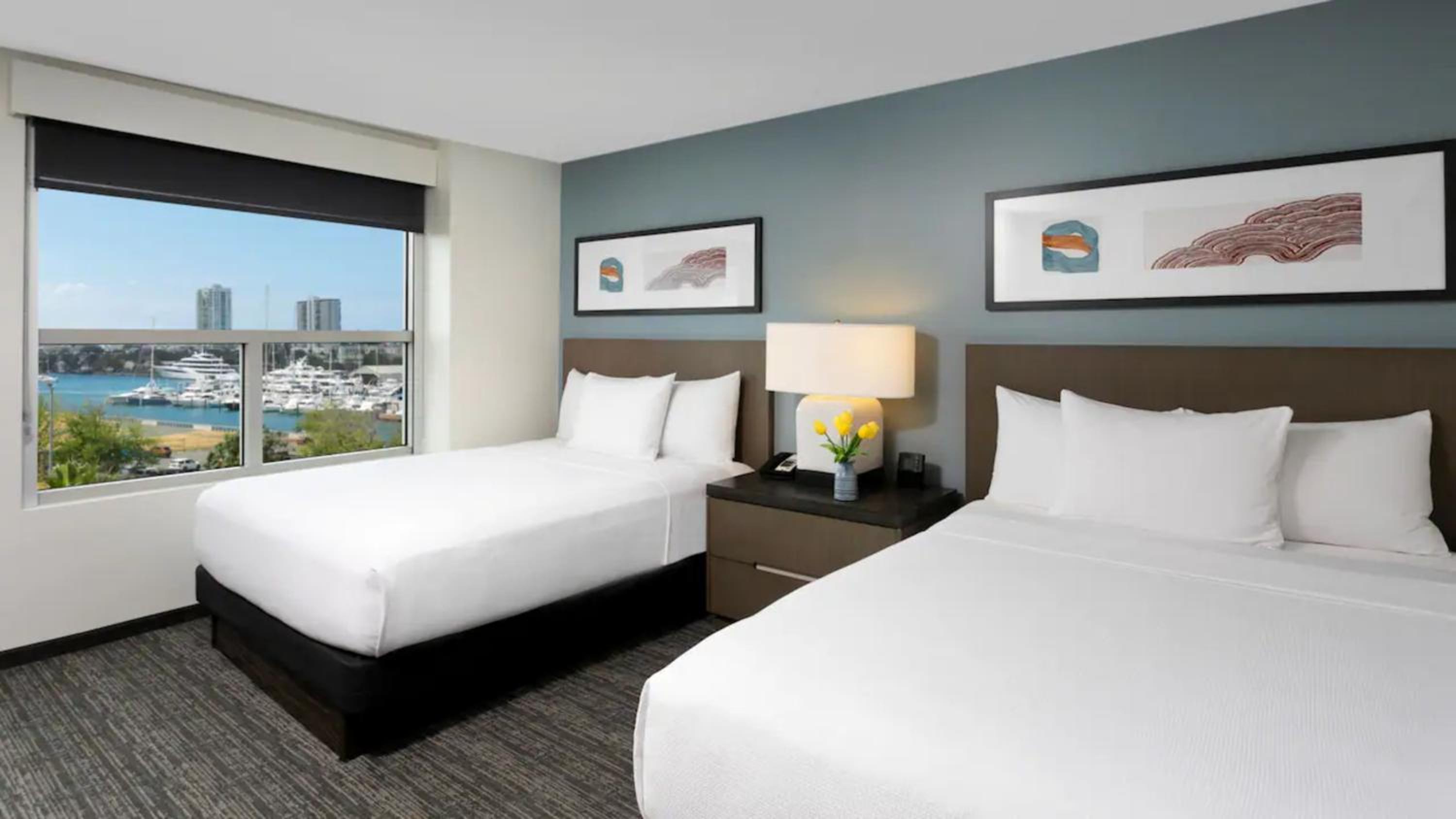 One-Bedroom Suite with Two Queen Beds with Kitchen, Tub and Bay View - Disability Access