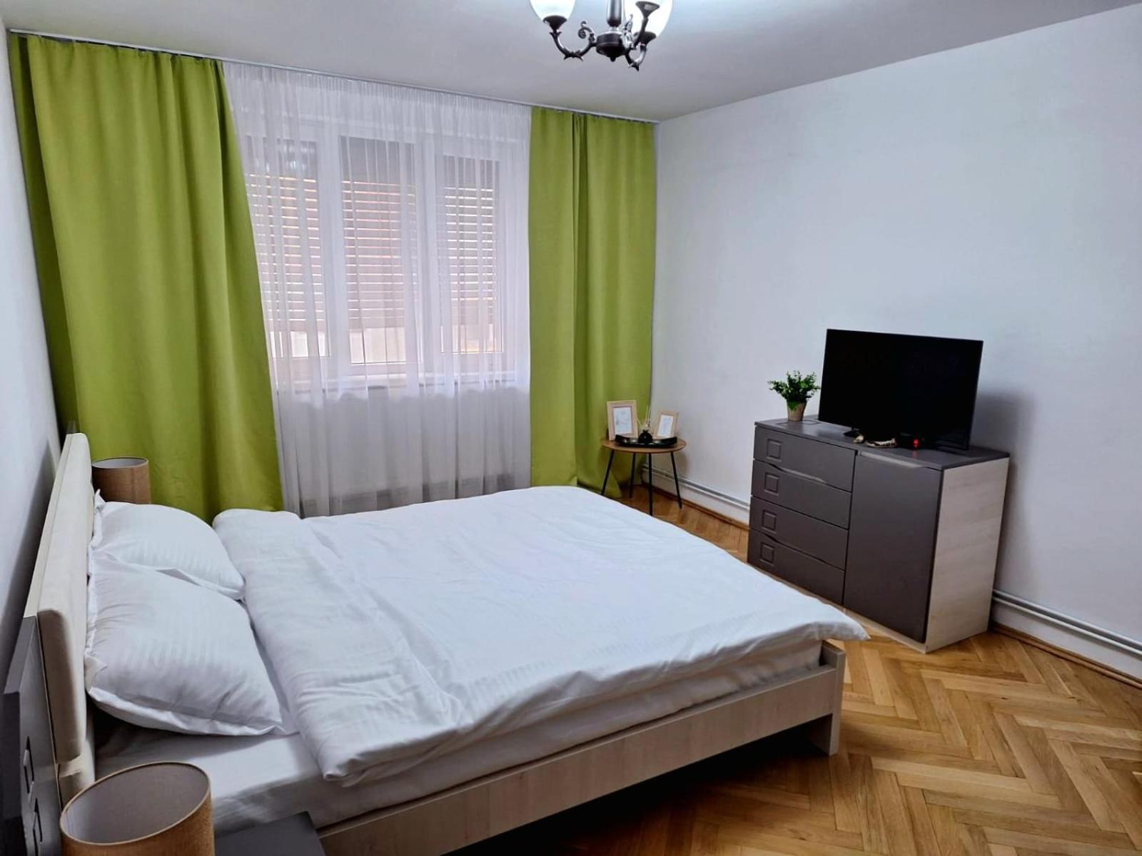 One-Bedroom Apartment photo 2