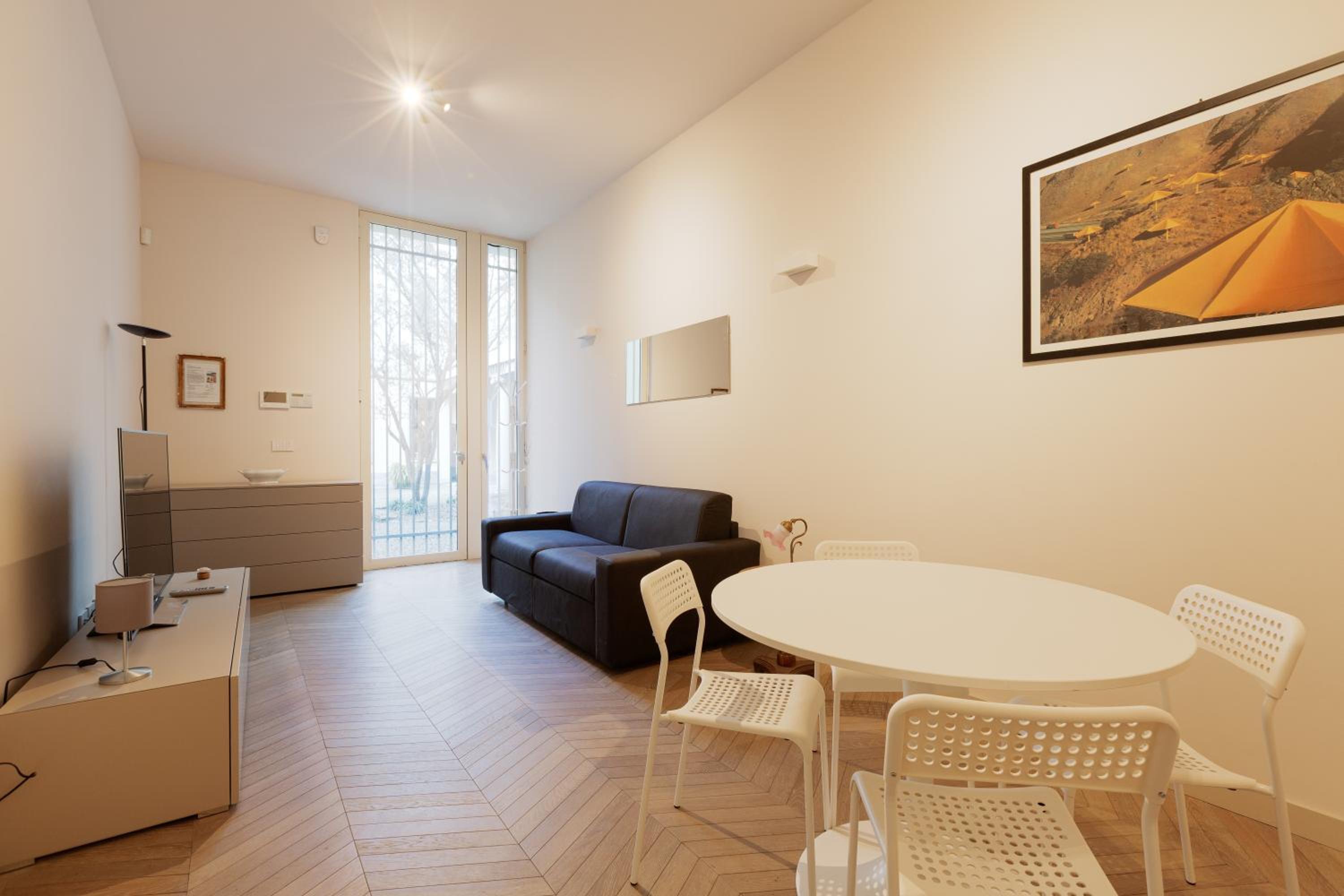 One-Bedroom Apartment