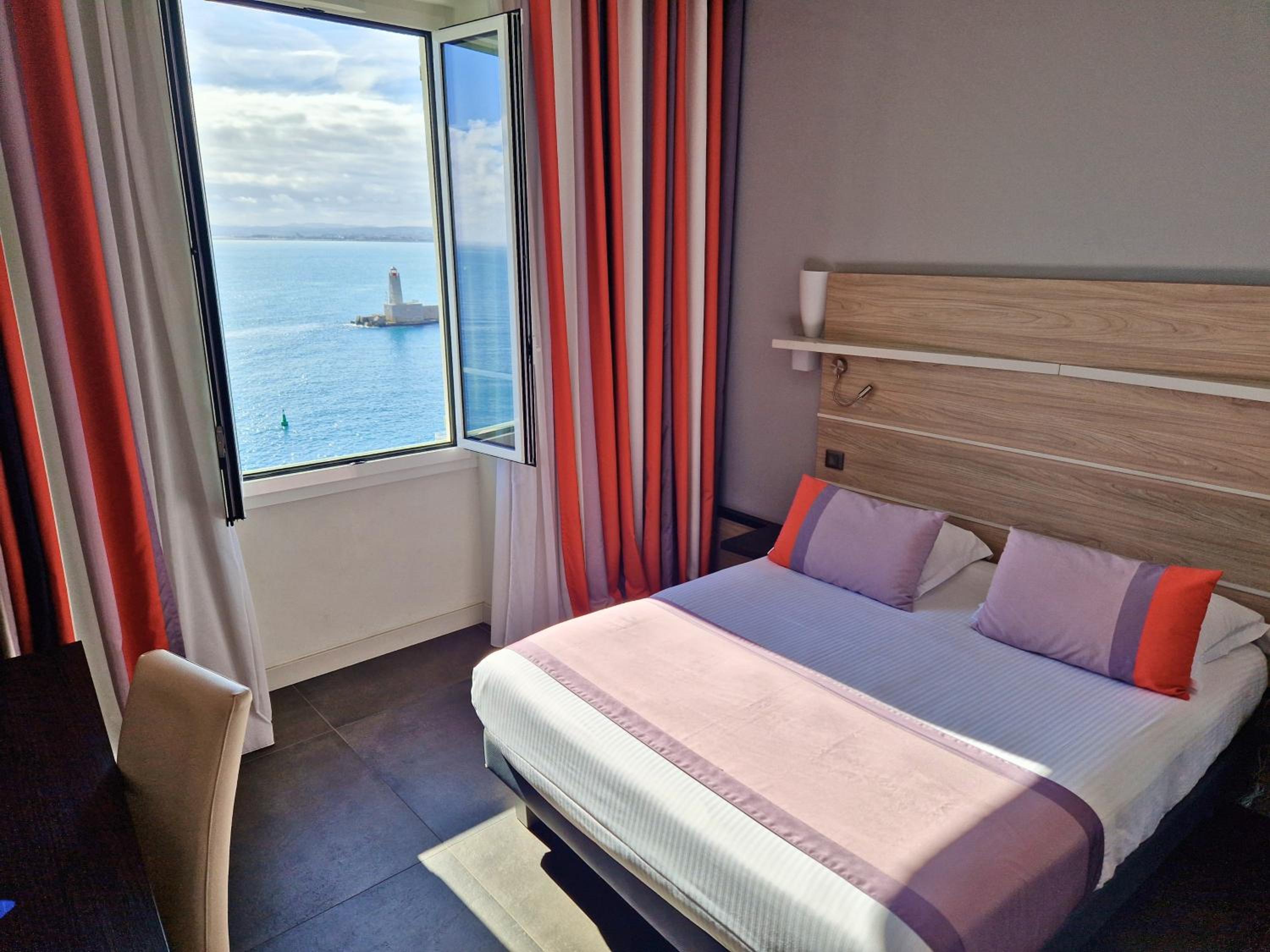Double Room with Sea View photo 1
