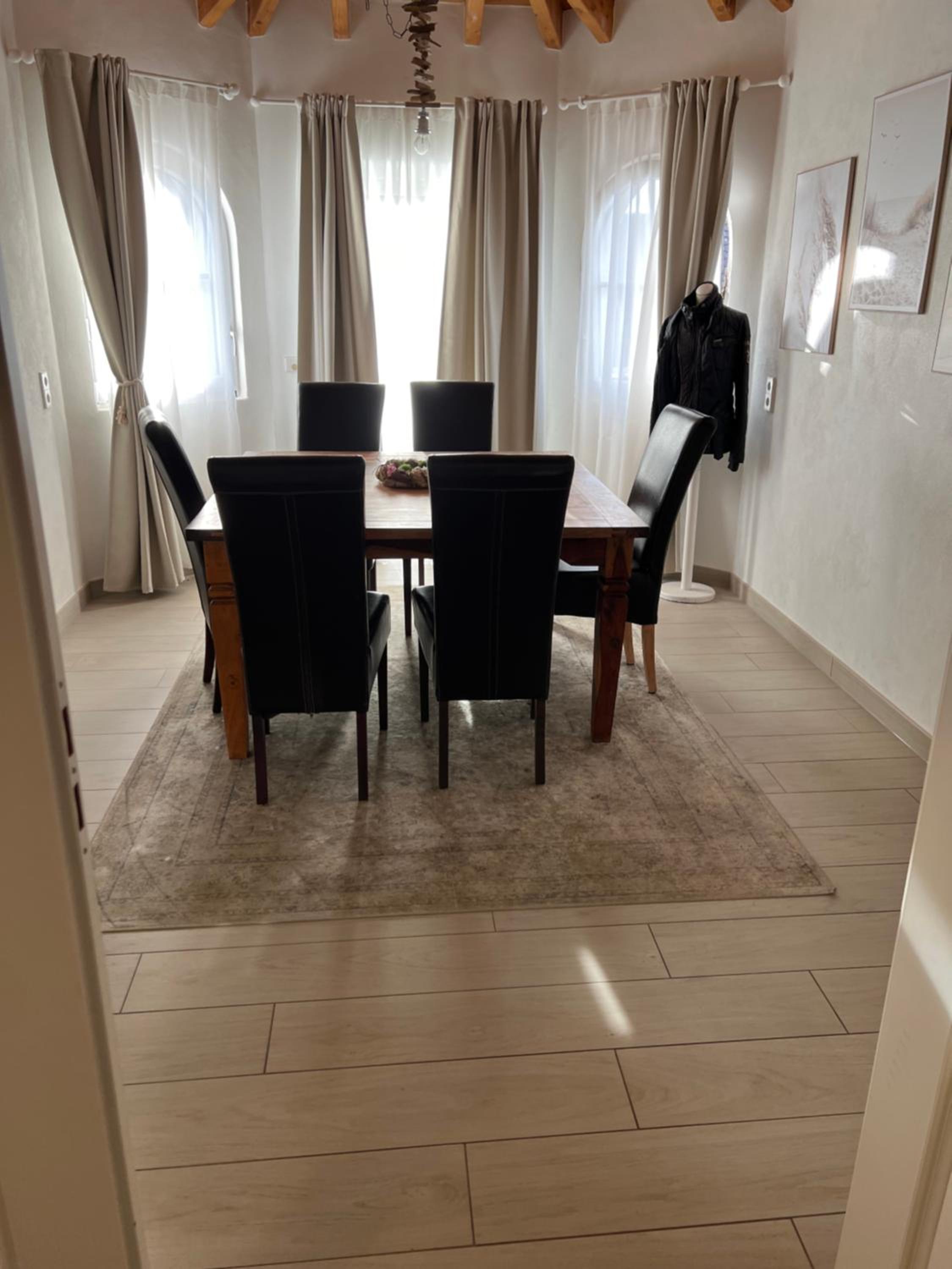 Three-Bedroom Apartment with Balcony photo 2