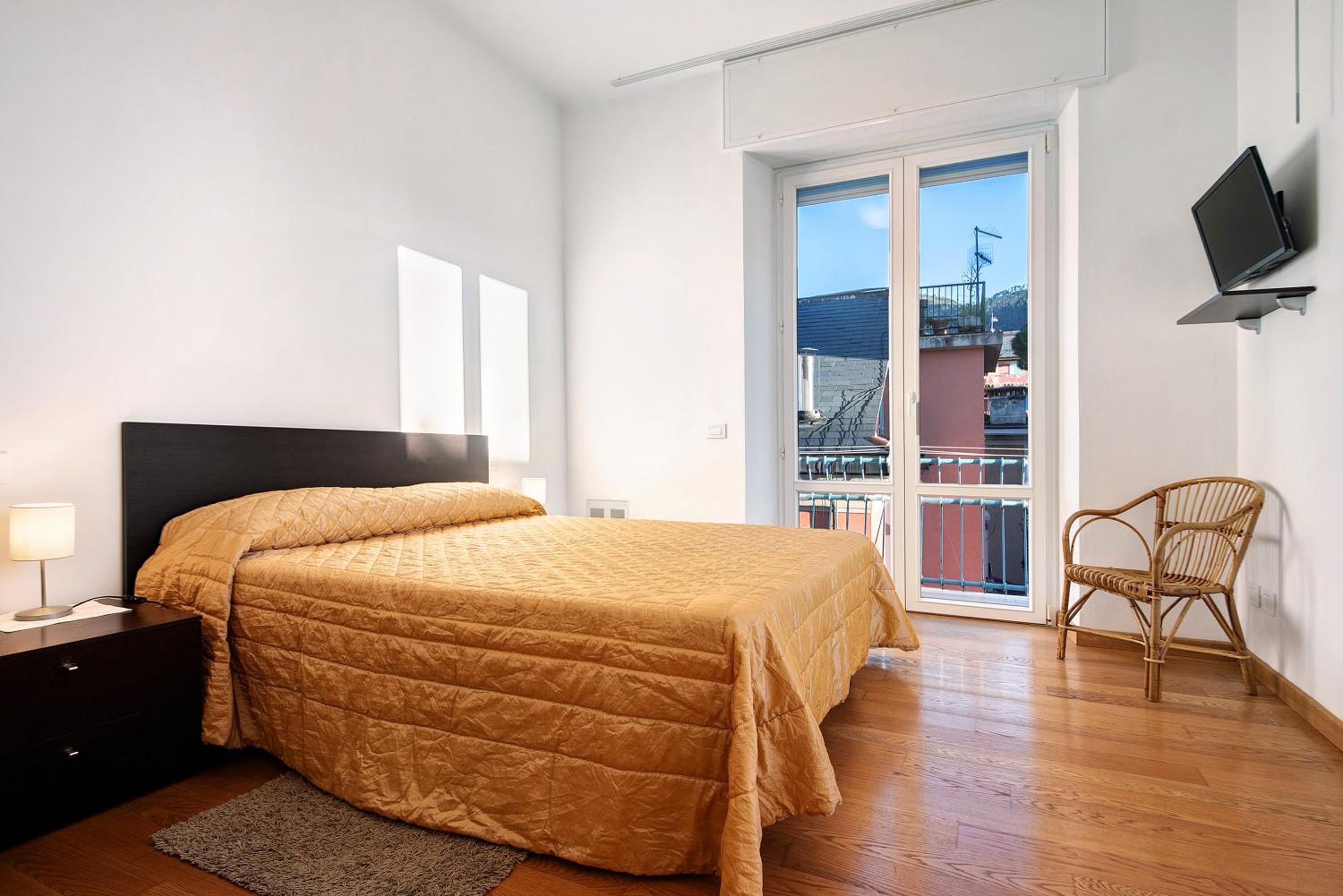 Superior One-Bedroom Apartment with Balcony