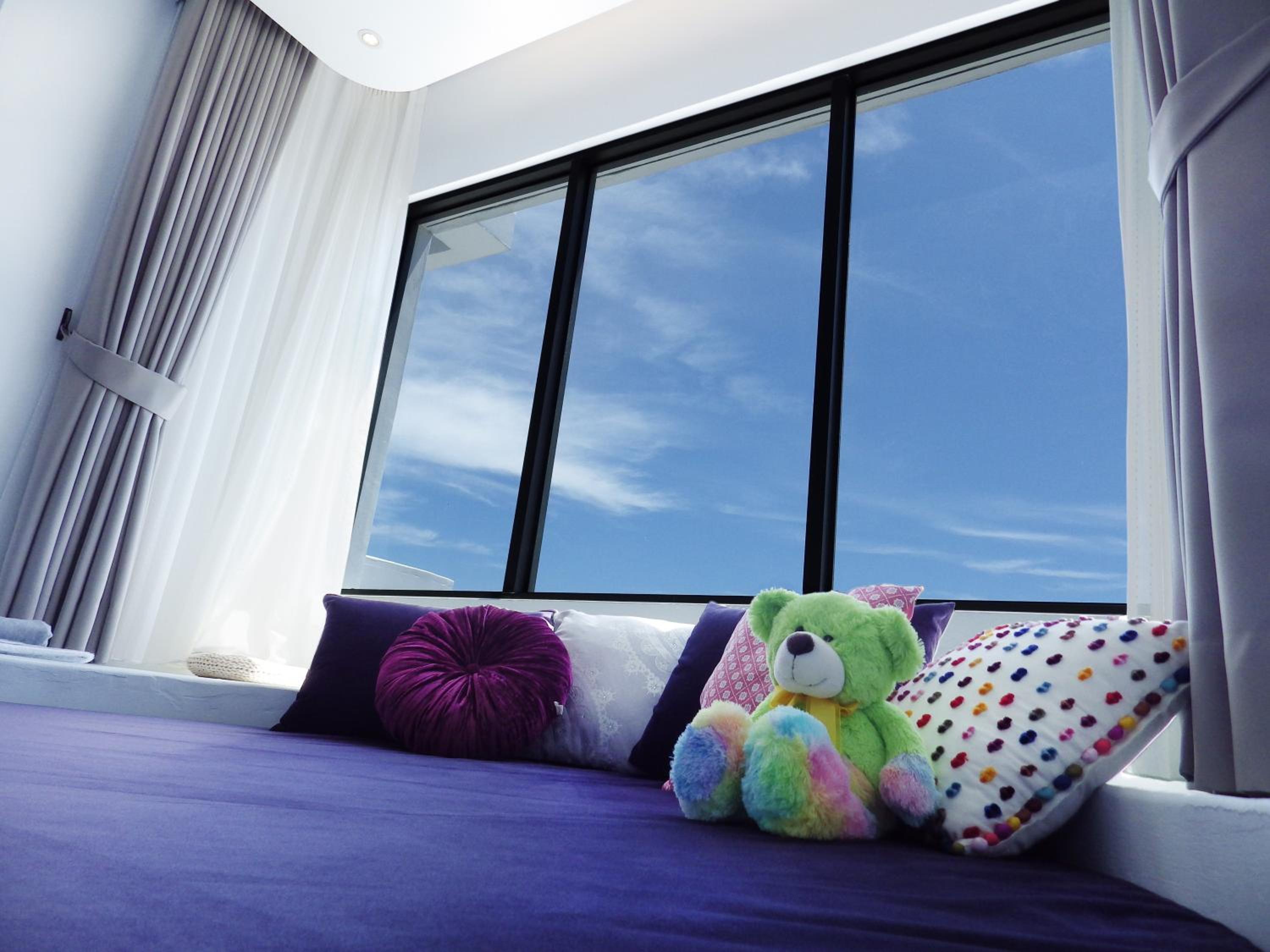 Deluxe Suite with Sea View and Balcony photo 2