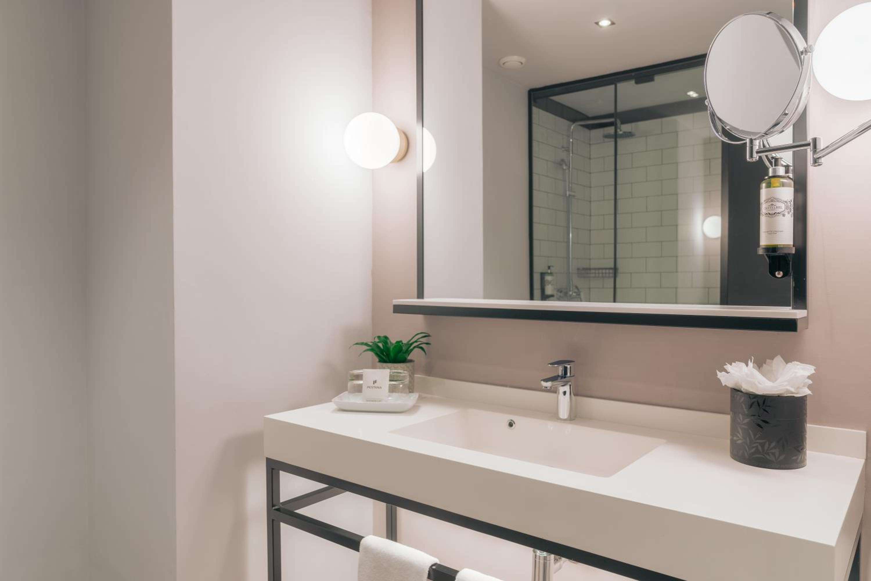 Classic Double or Twin Room - Photo 2