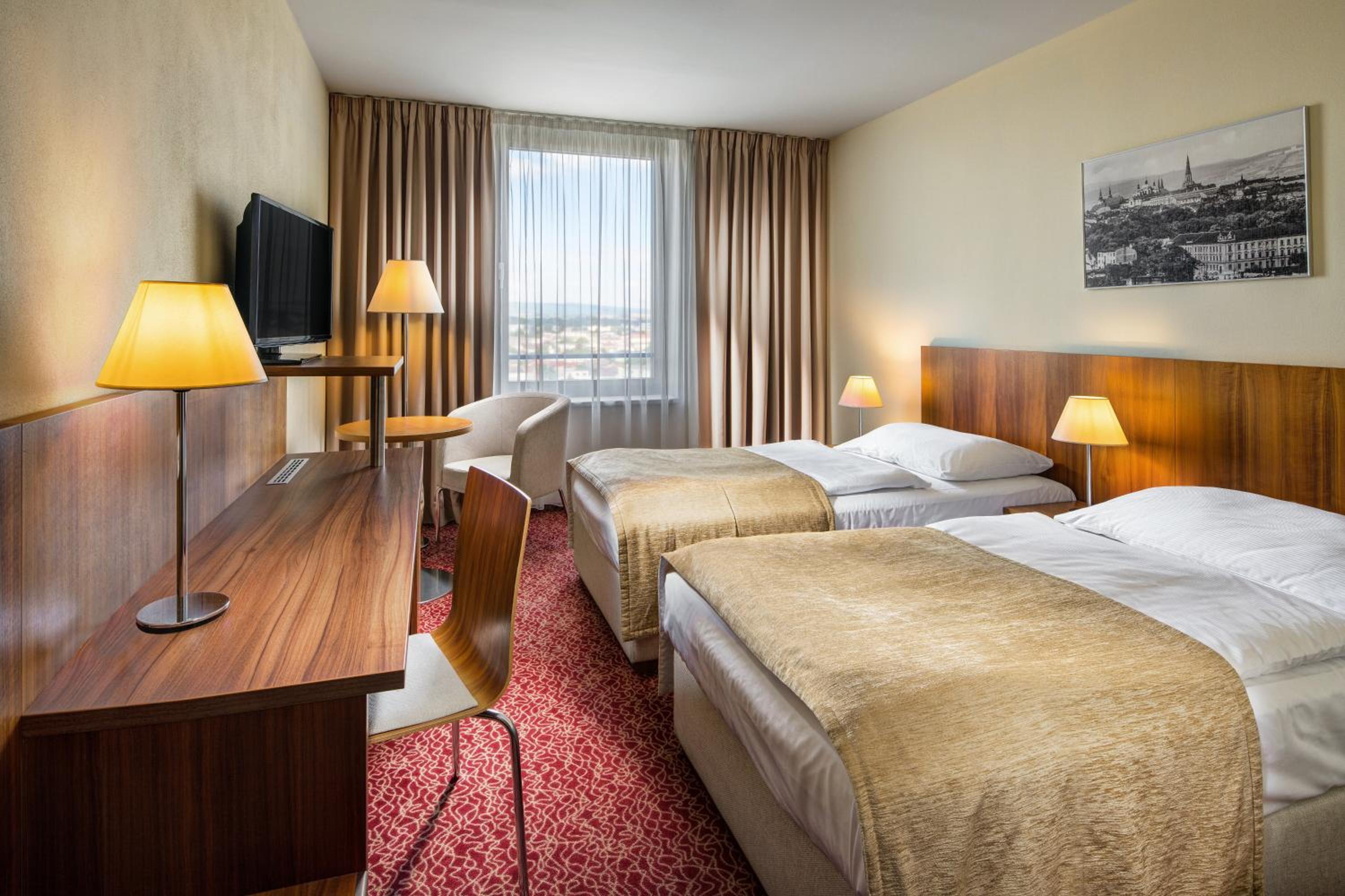 Standard Twin Room - Photo 3