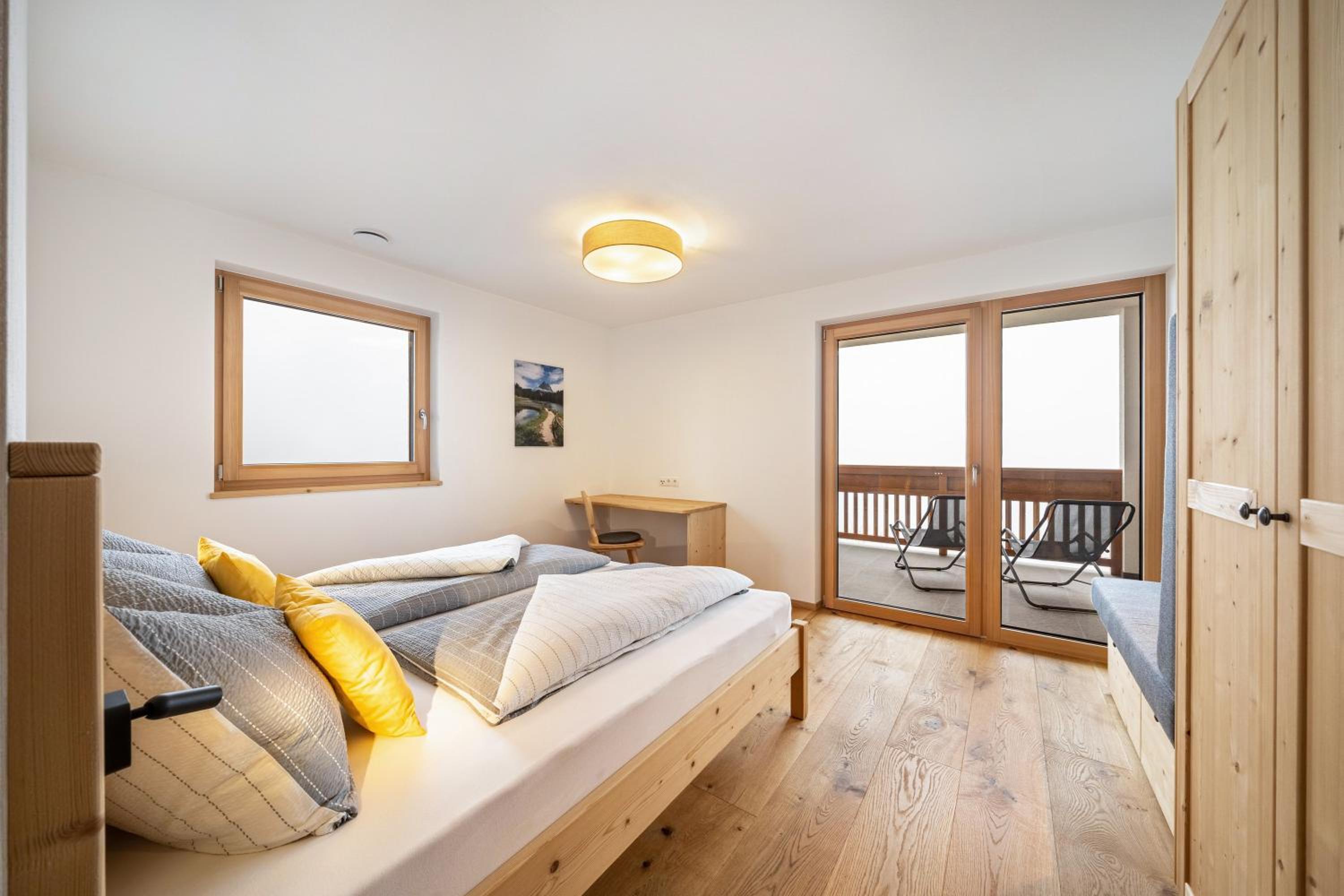 Two-Bedroom Deluxe Apartment with Garden View photo 2