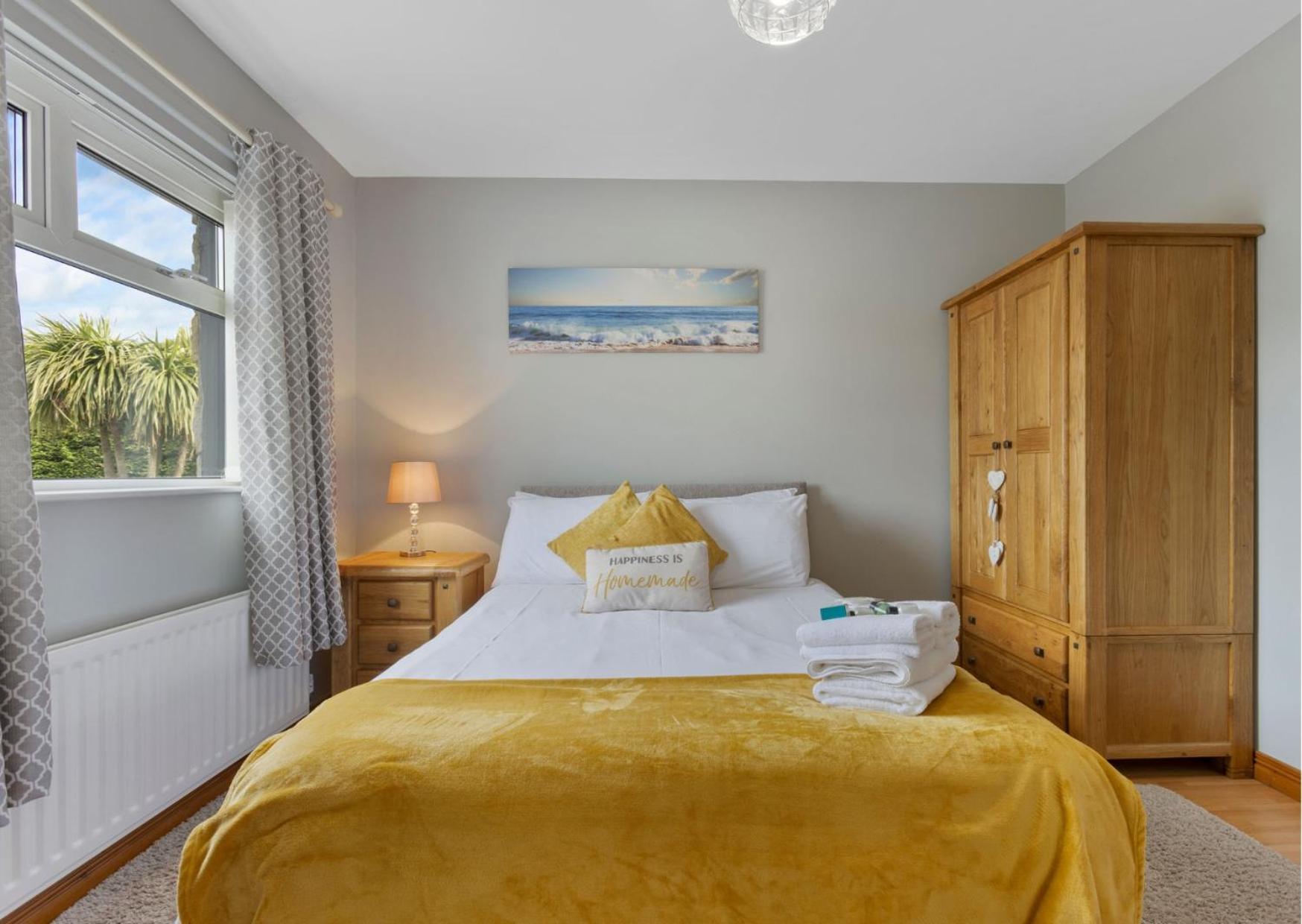 Three-Bedroom House photo 1