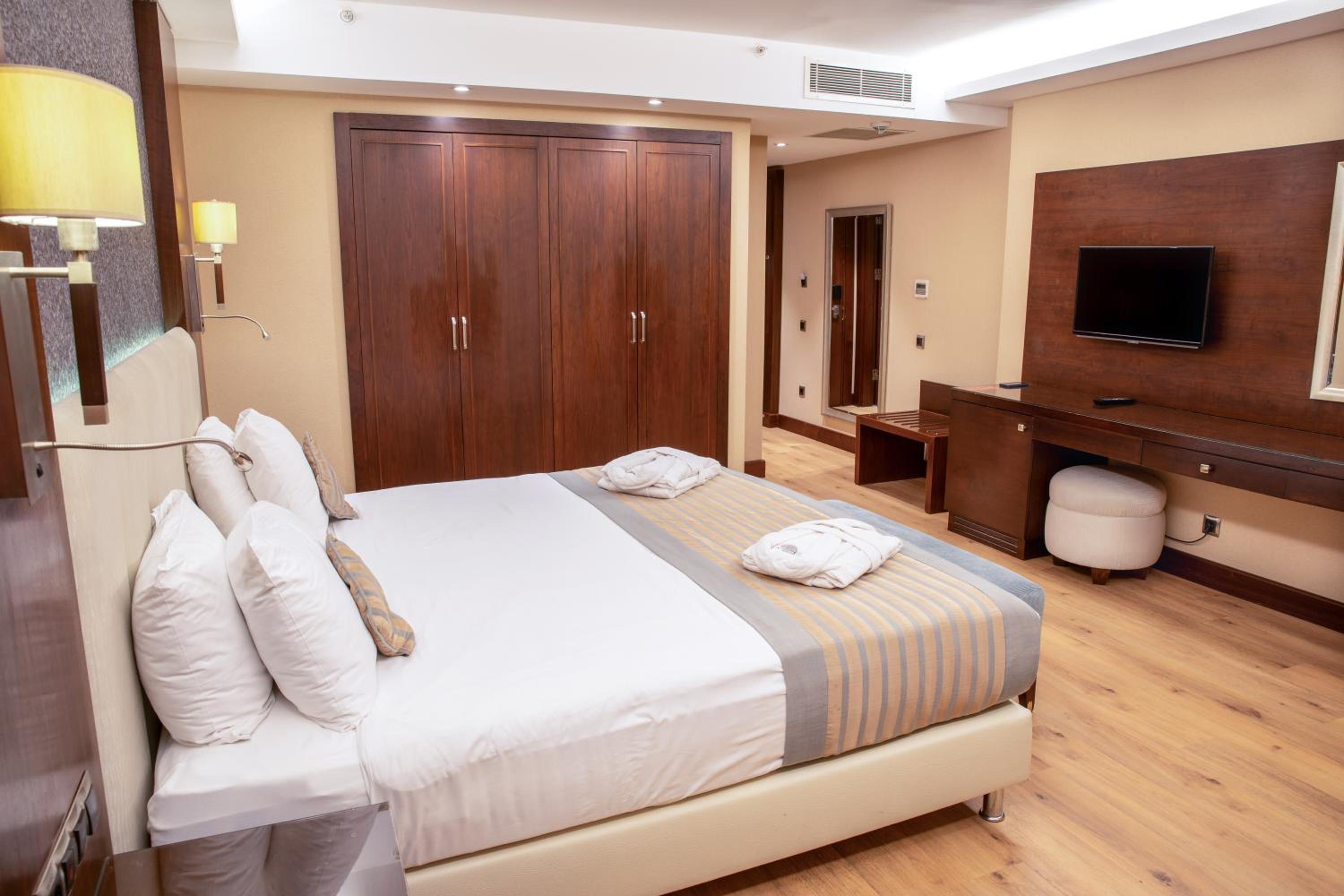 Superior King Room photo 1