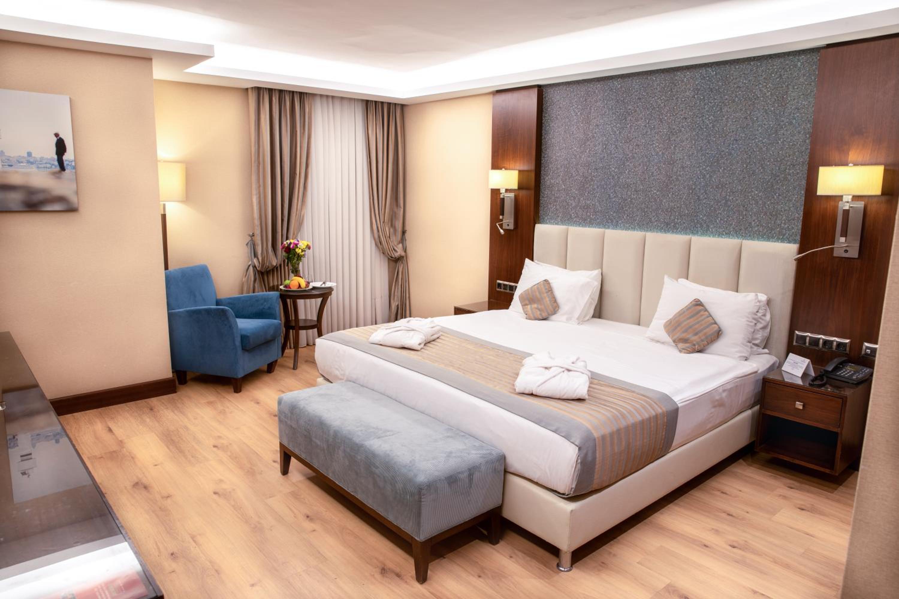 Superior King Room photo 2