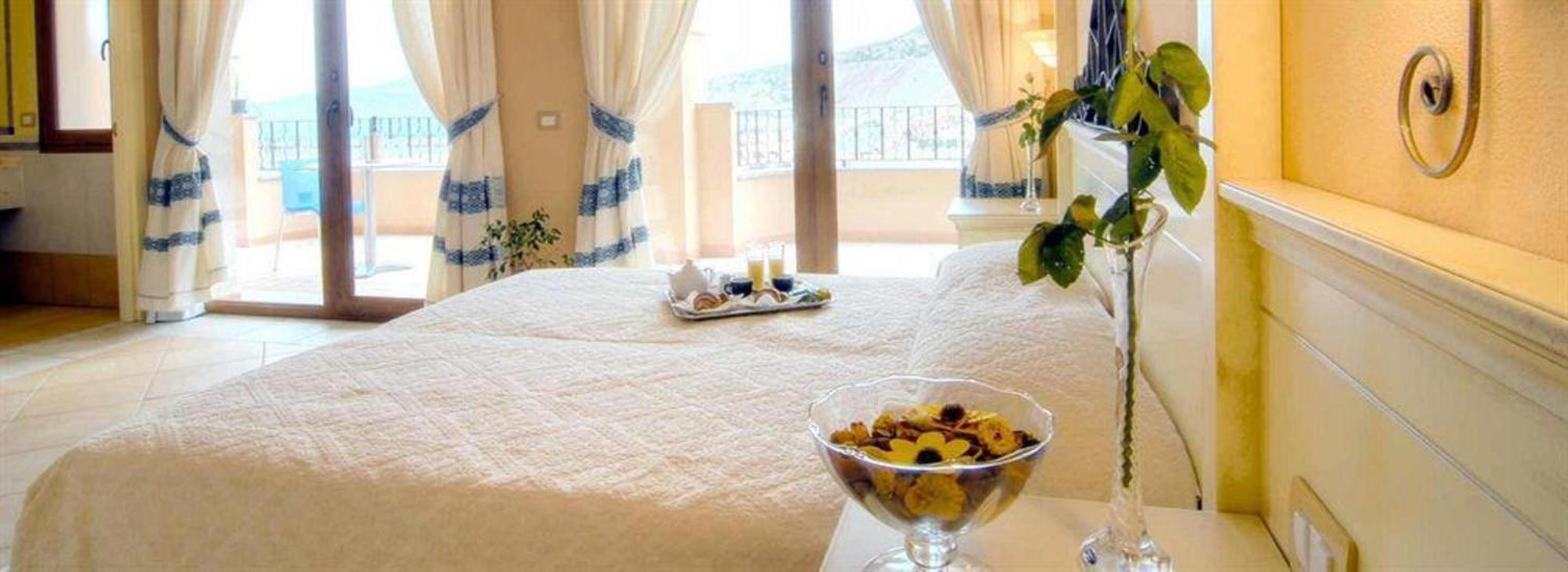 Deluxe Triple Room with Sea View