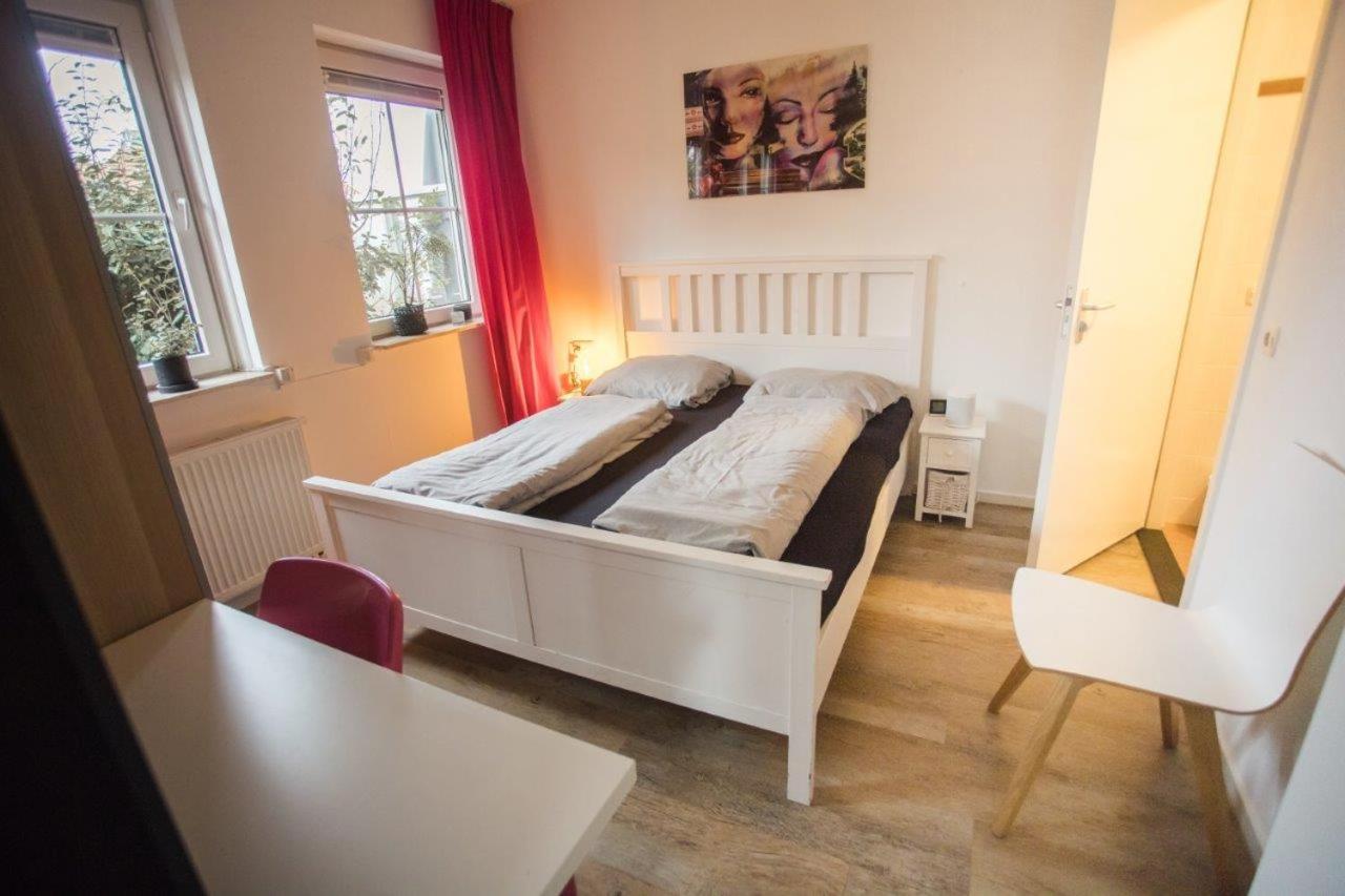 Three-Bedroom House photo 3