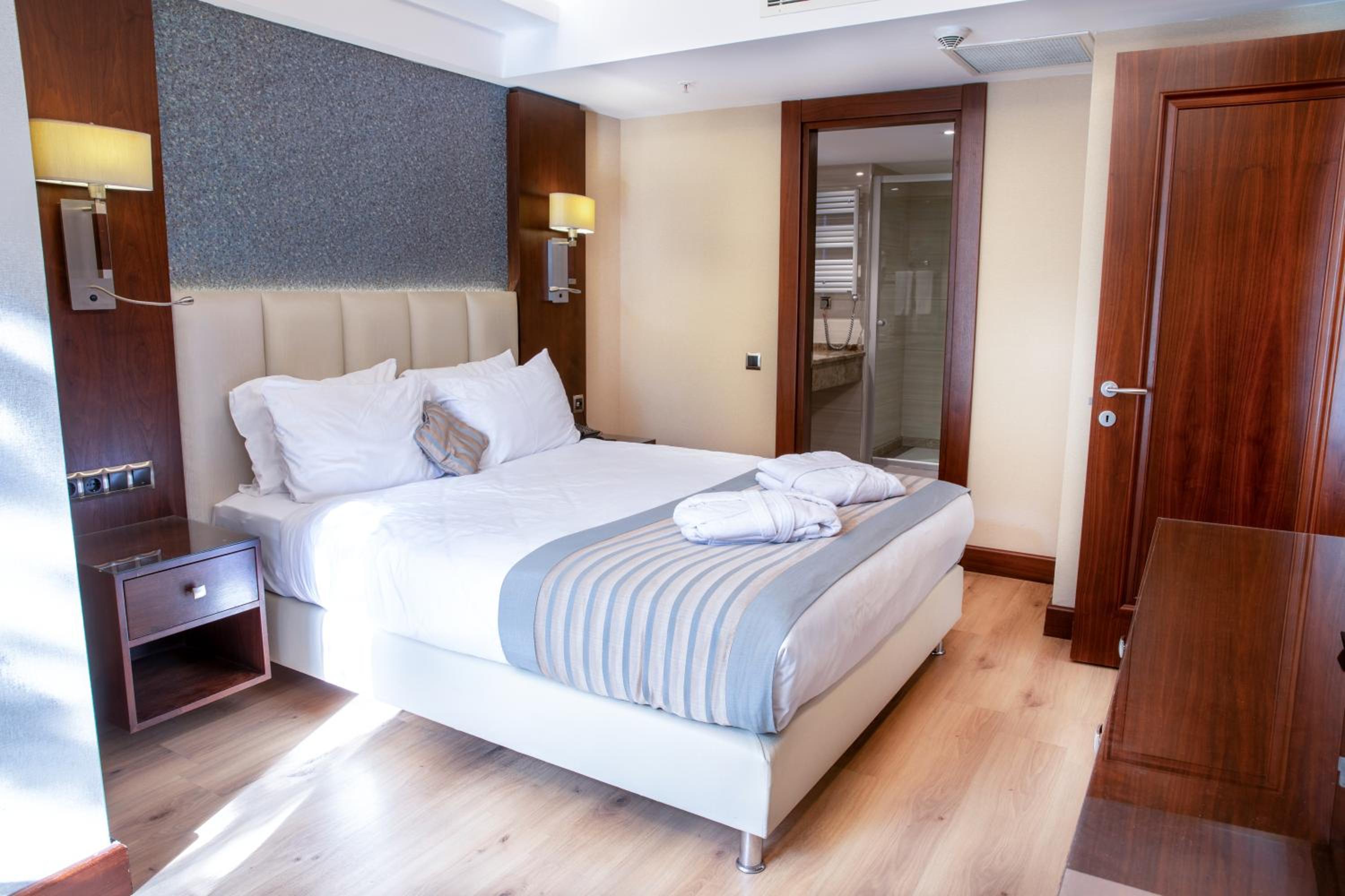 One-Bedroom Suite photo 3