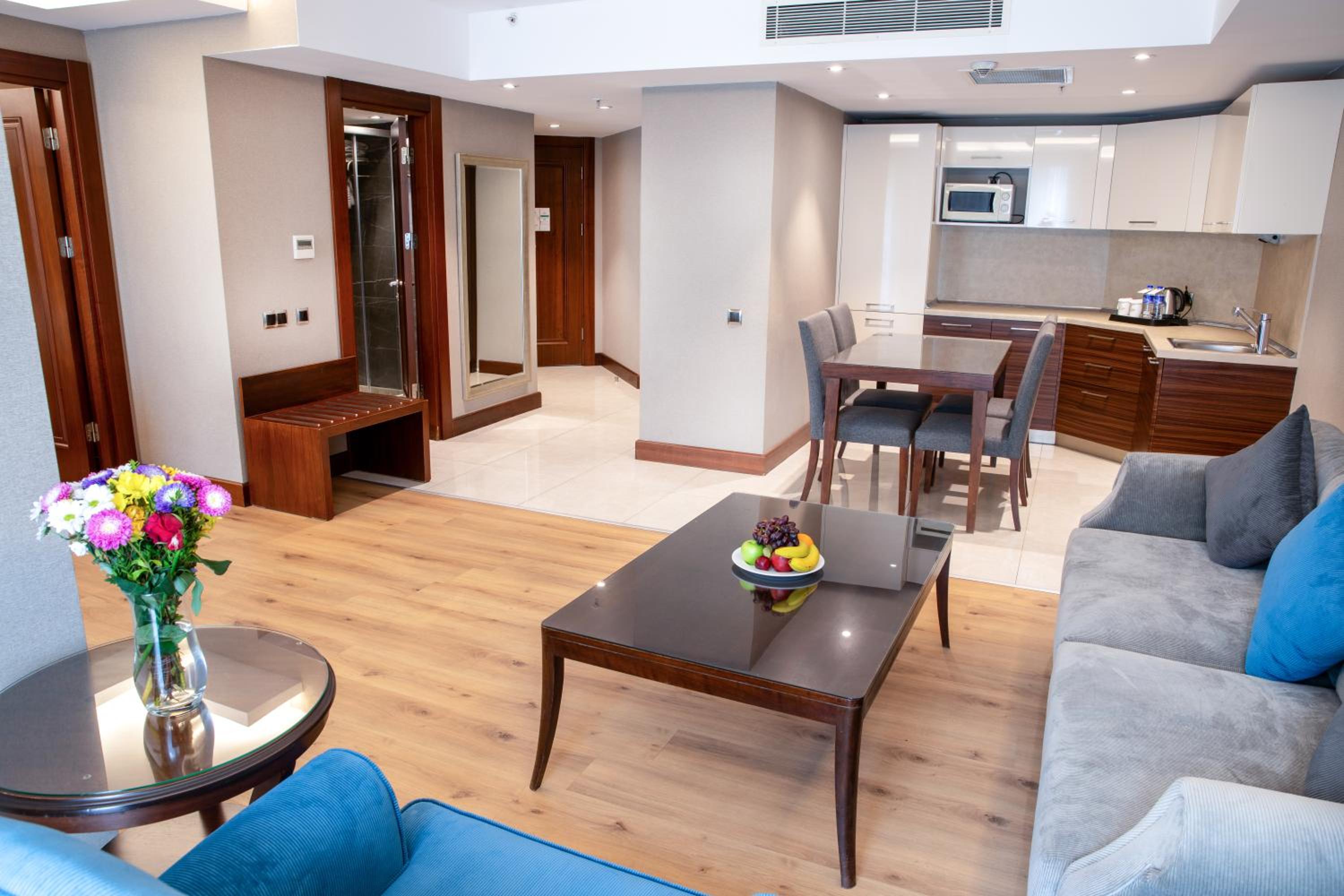 One-Bedroom Suite photo 2