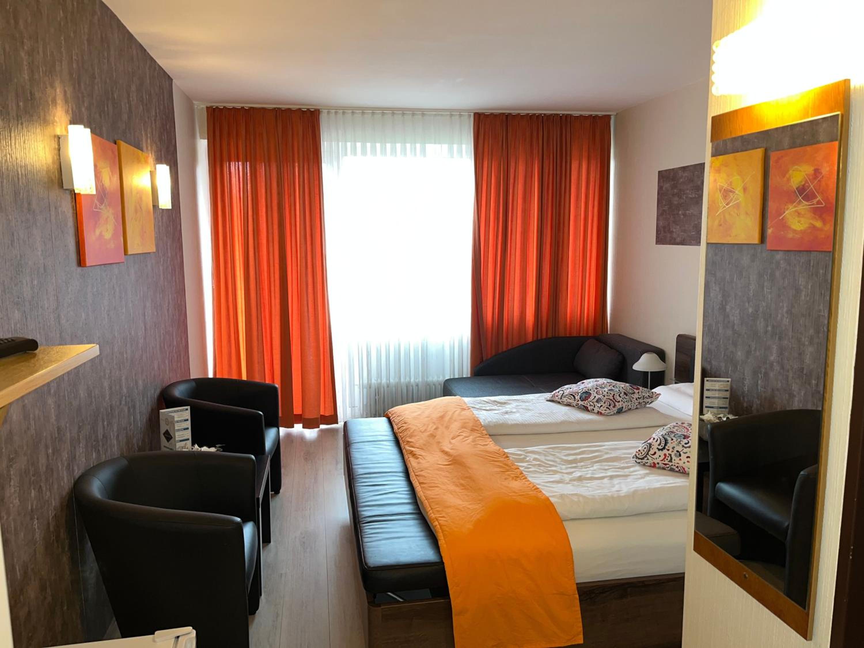 Basic Triple Room photo 3