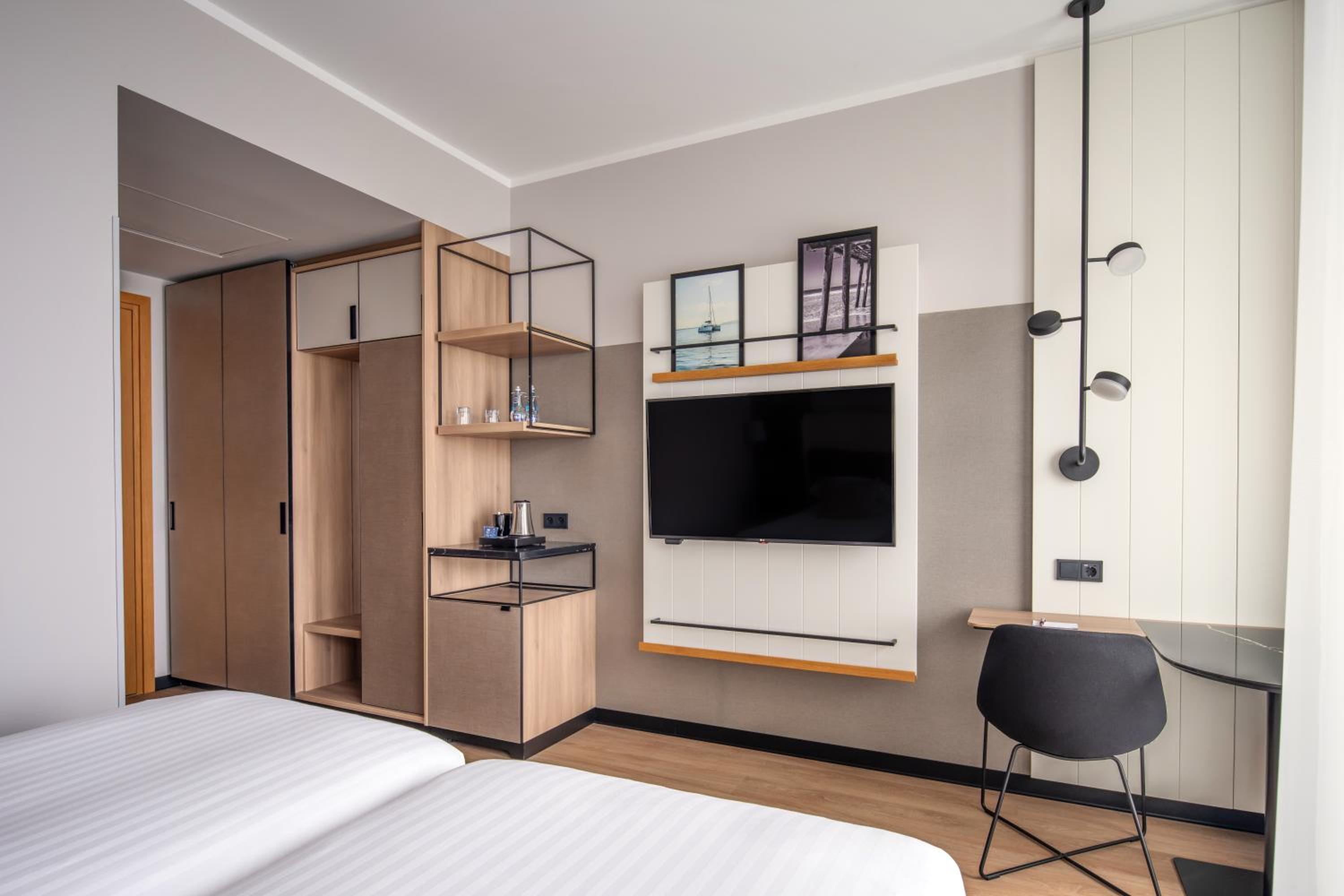 Standard Twin Room with Balcony