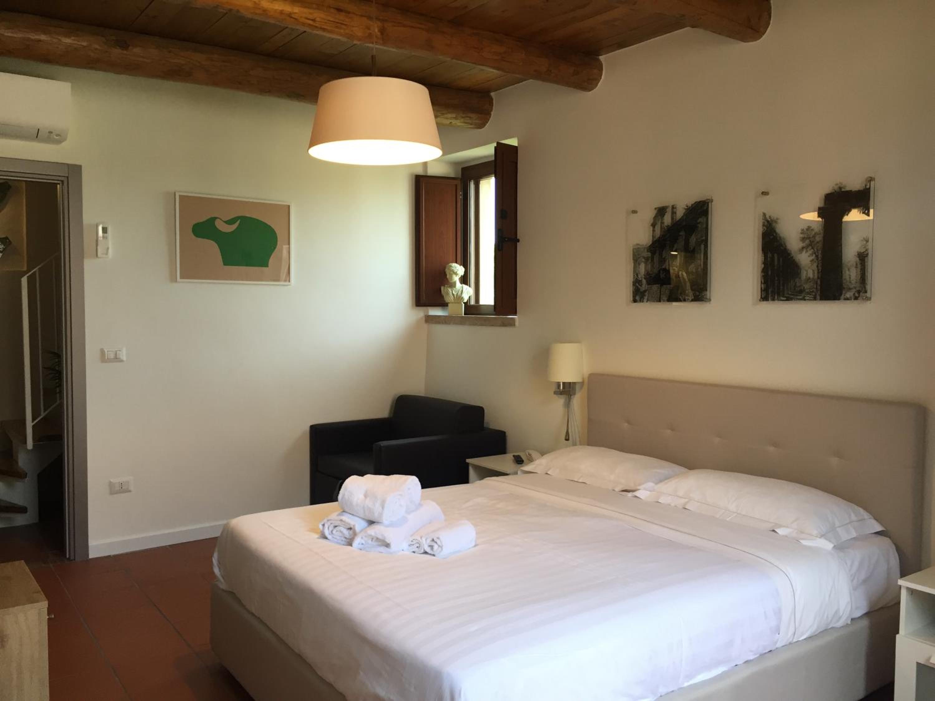 Double Room with Balcony - Photo 1