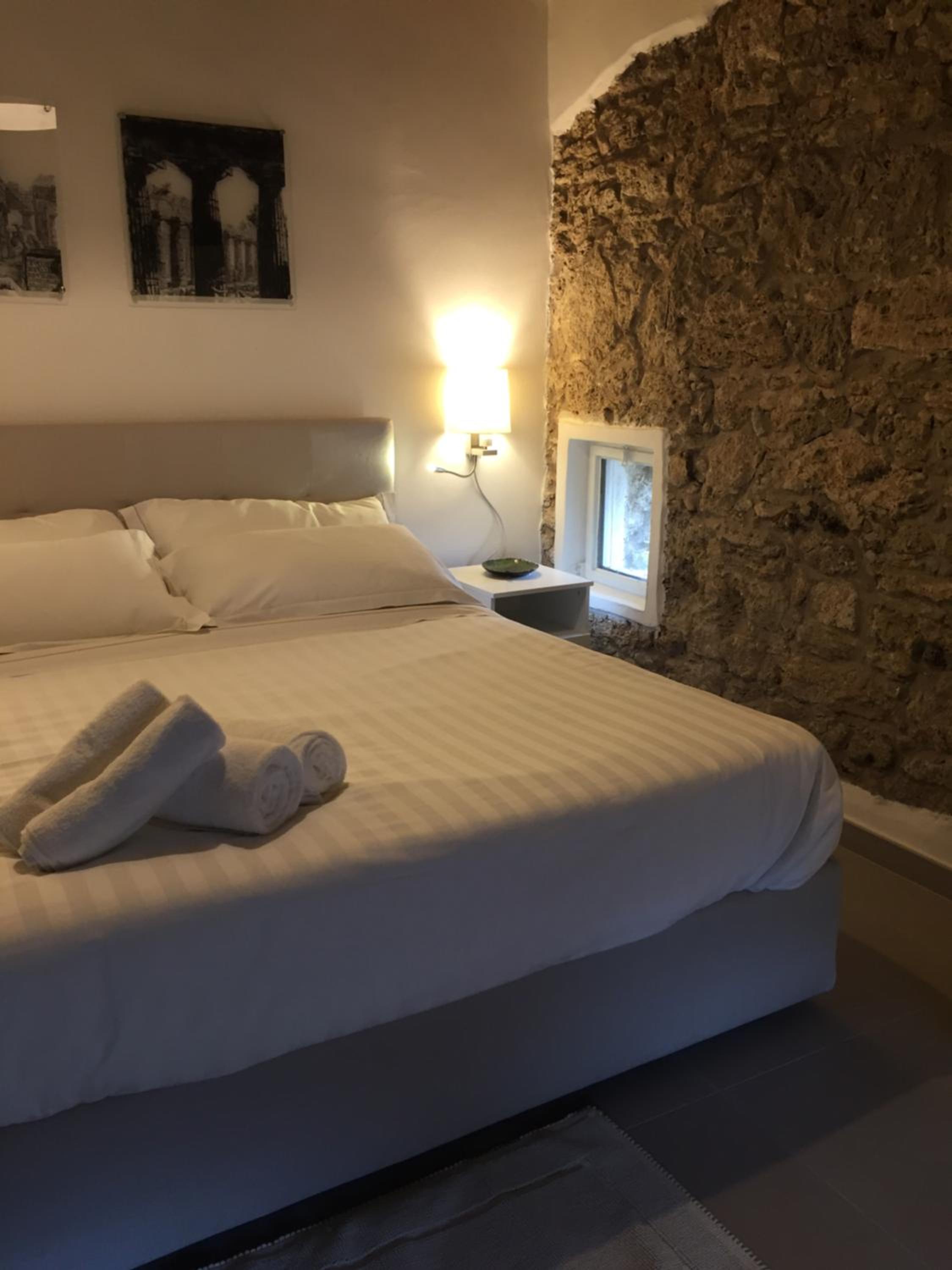 Standard Double Room - Photo 3