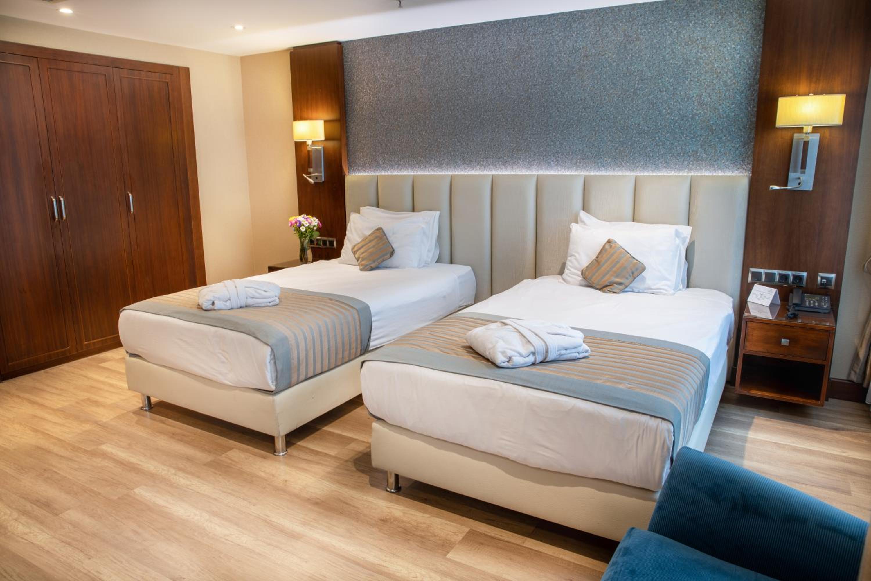 Superior Twin Room photo 2
