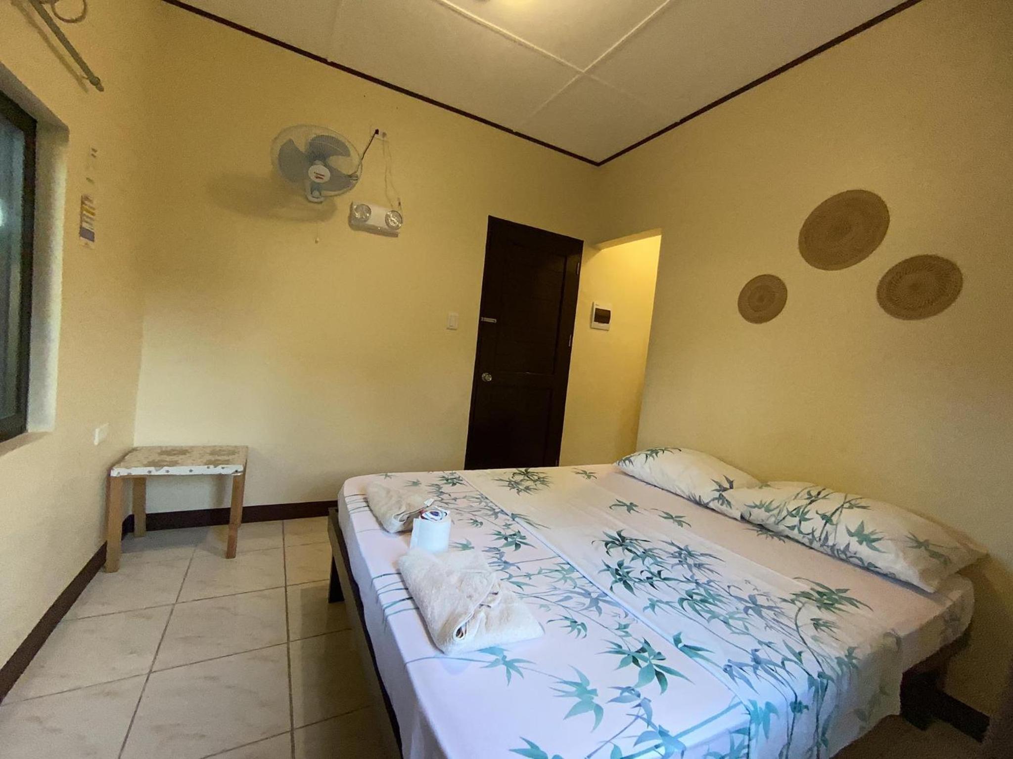 Standard Double or Twin Room - Photo 7