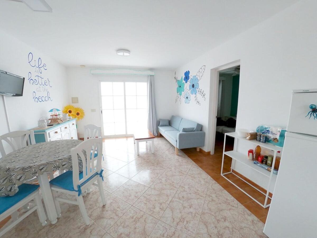 One-Bedroom Apartment with Pool View photo 3