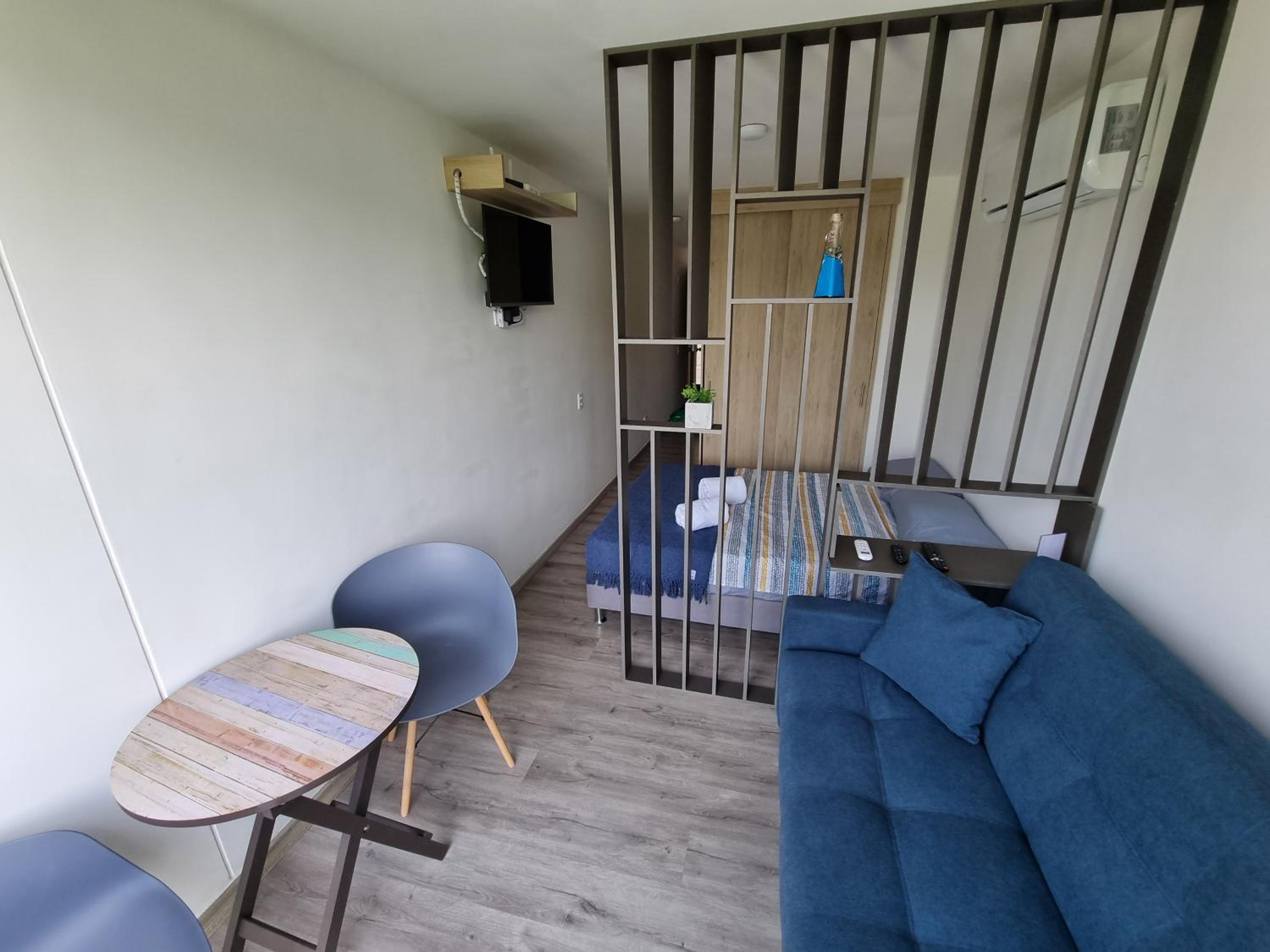 One-Bedroom Apartment photo 2