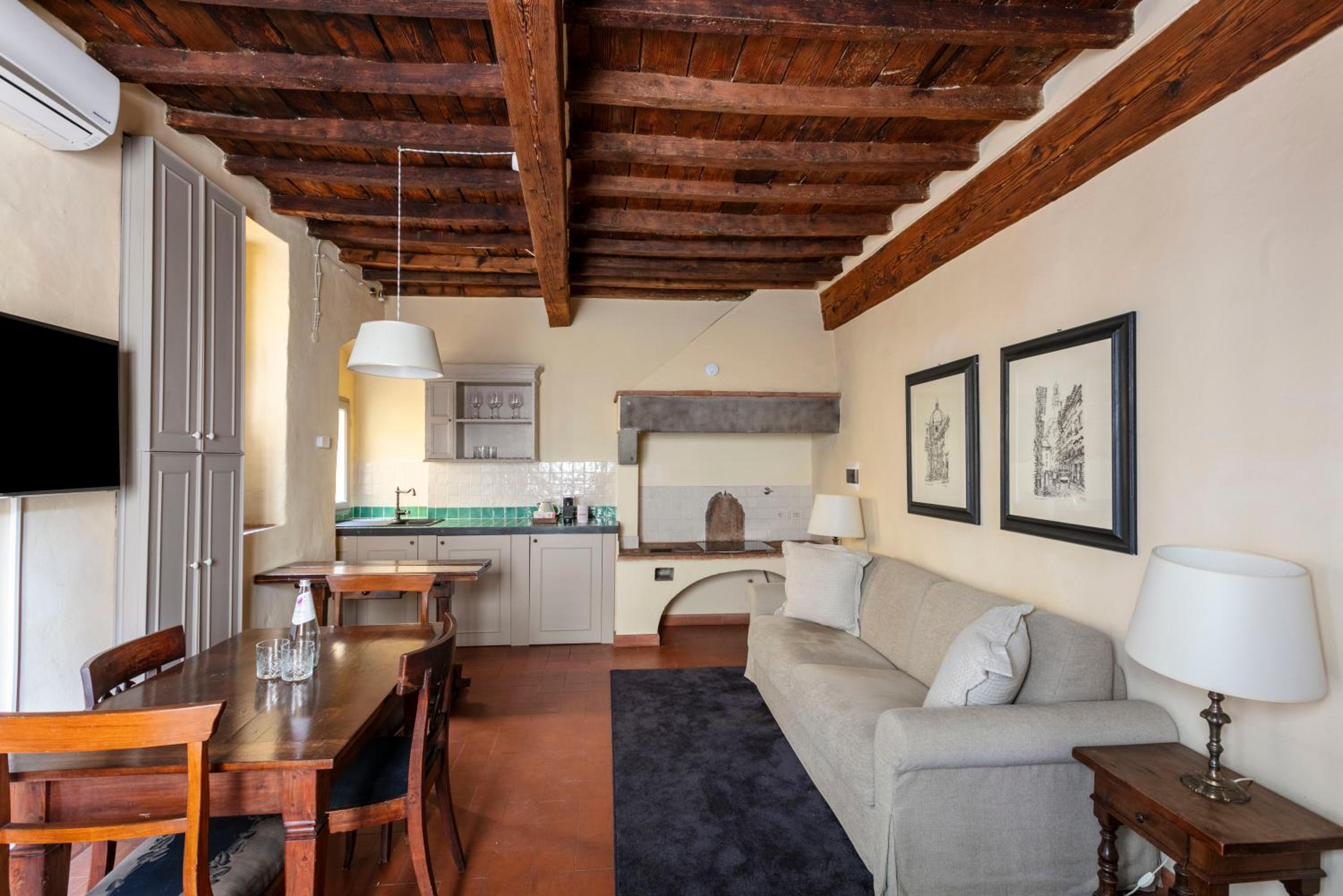 2 Bedroom Apartment with Sofa Bed photo 2