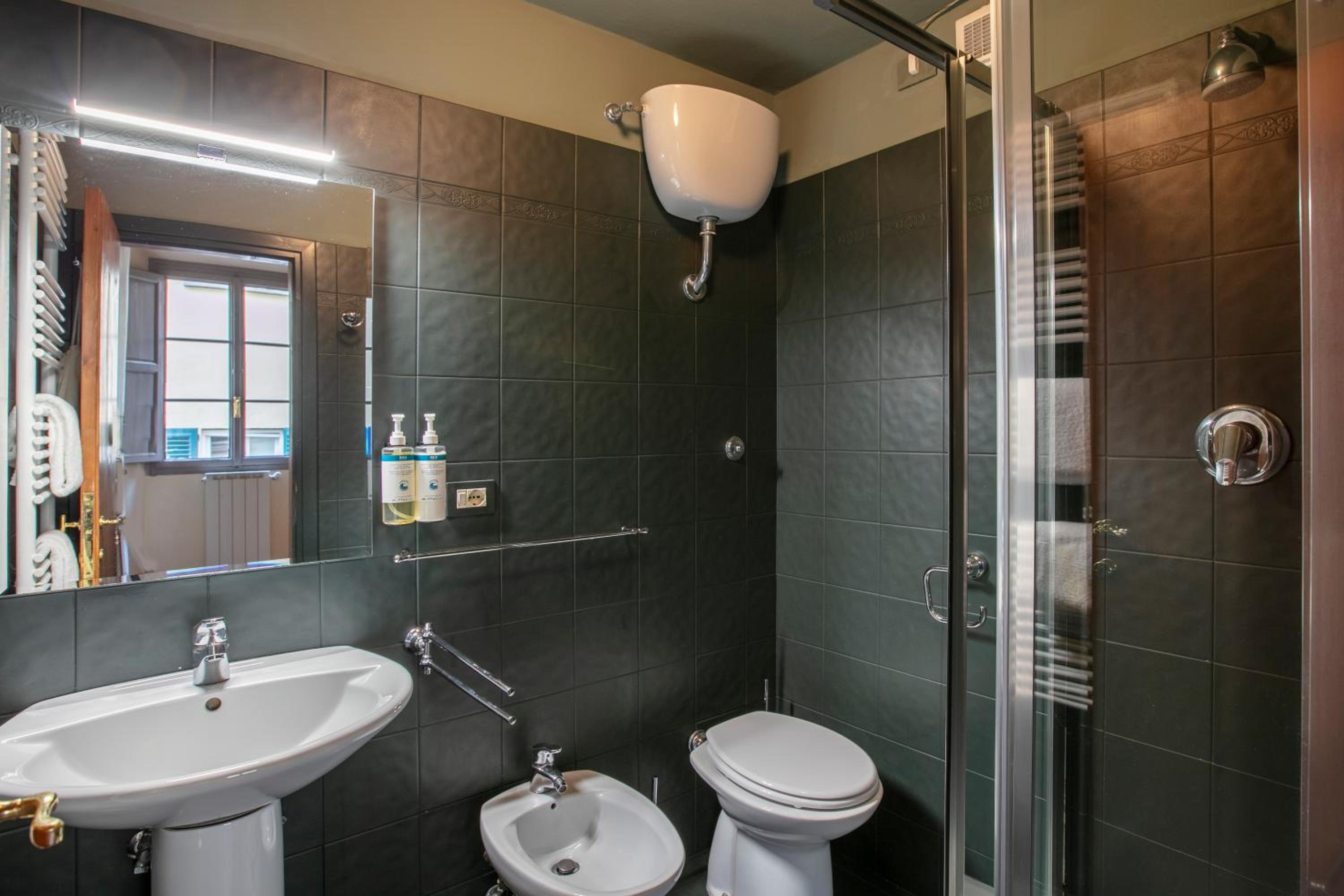 Large 2 Bedroom Apartment,Terrace and Sofa Bed - Duplex photo 2