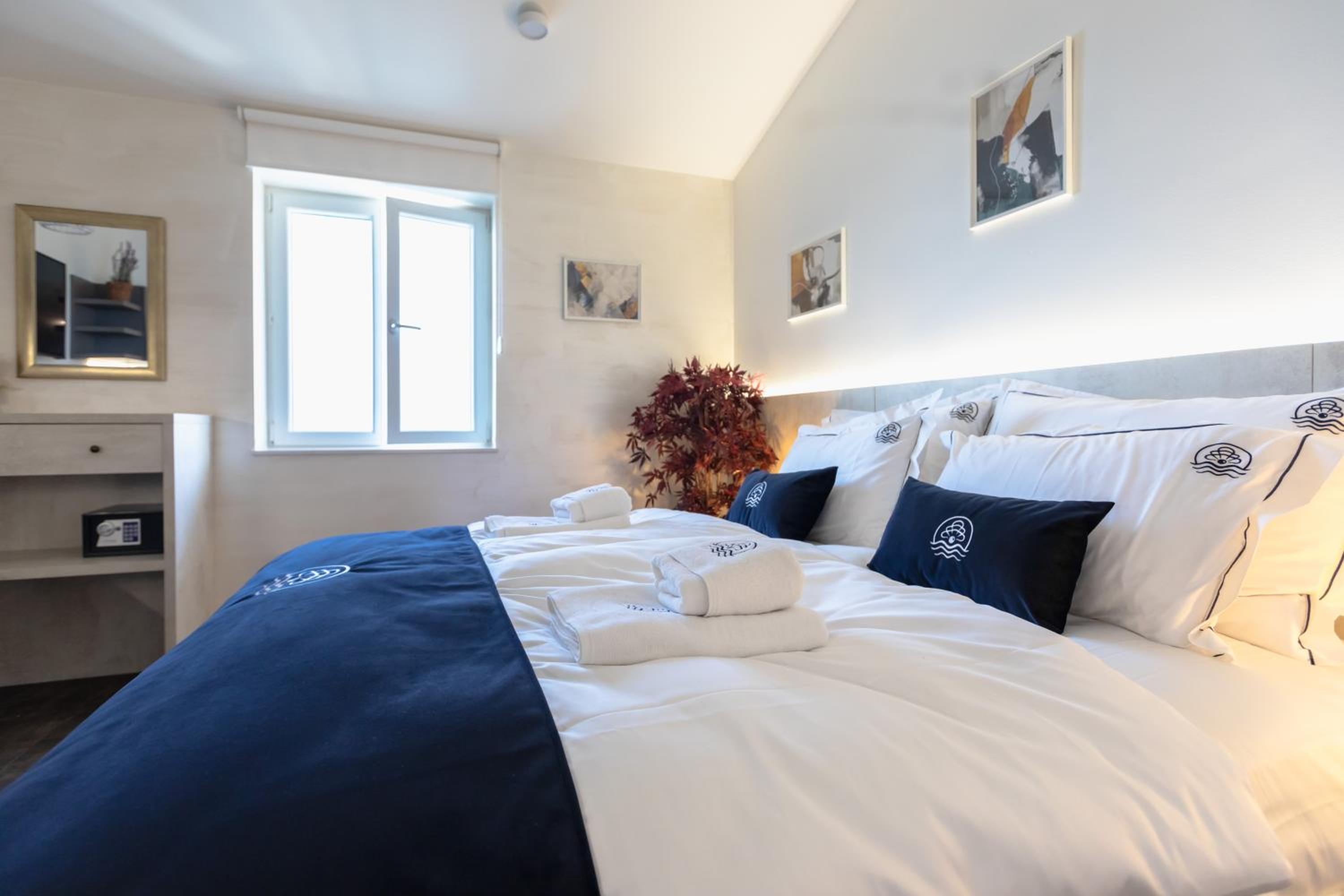 Deluxe King Studio with Sea View
