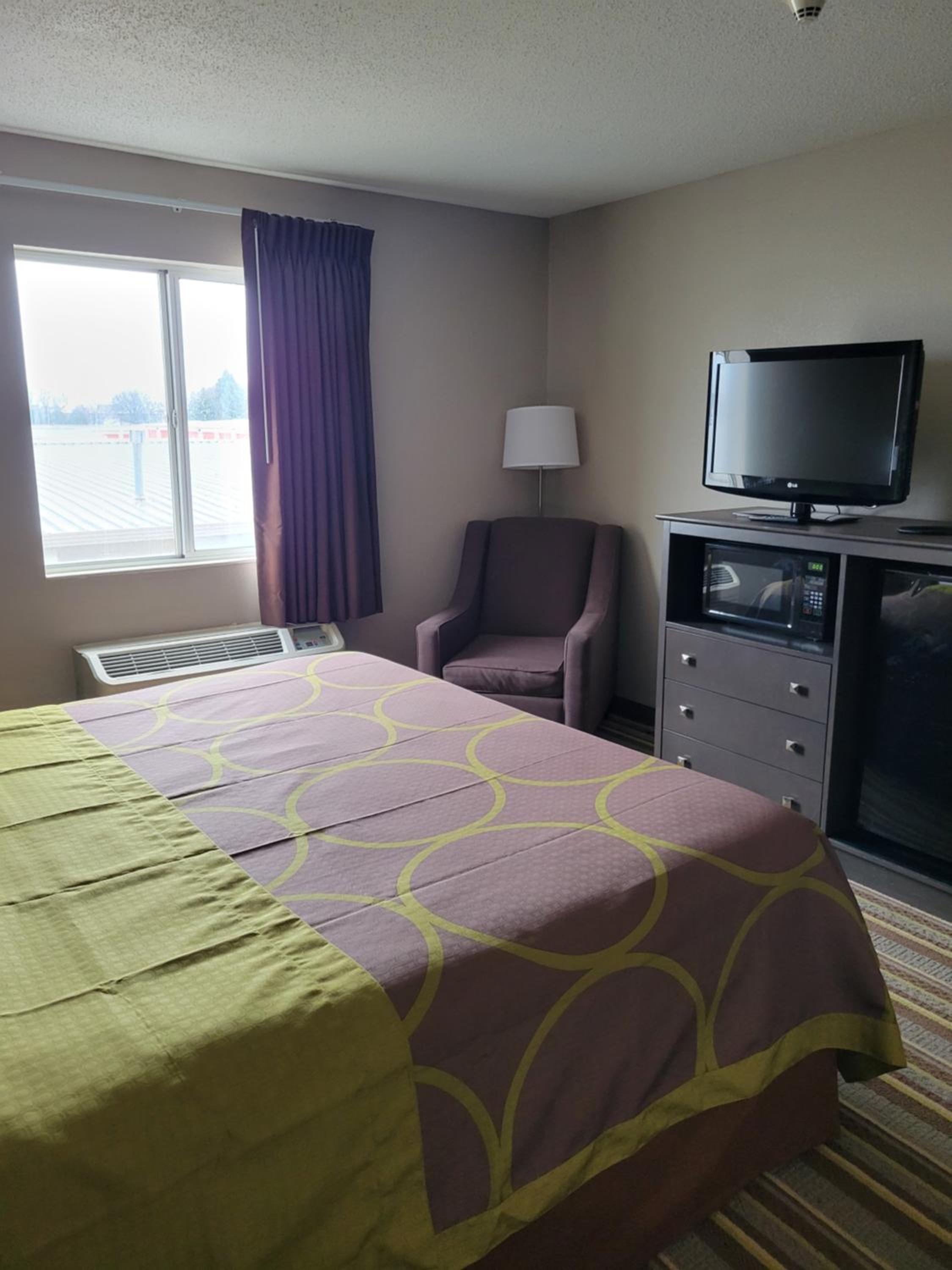 King Room- Non-Smoking - Photo 4
