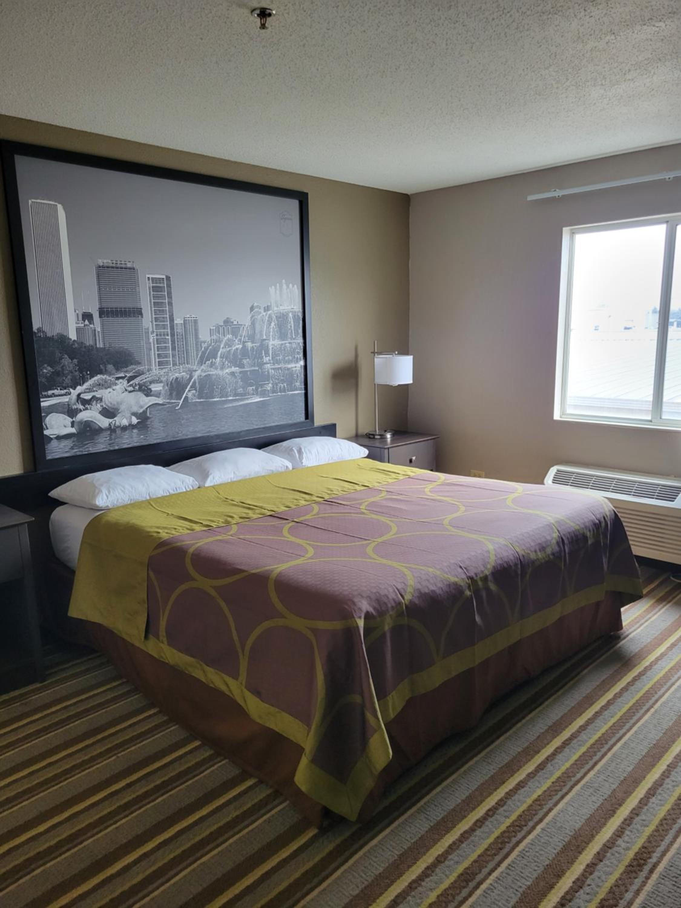 Studio King Suite - Non-Smoking - Photo 3