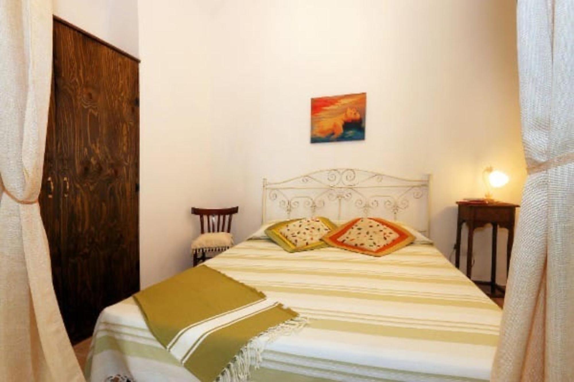 One-Bedroom House photo 2