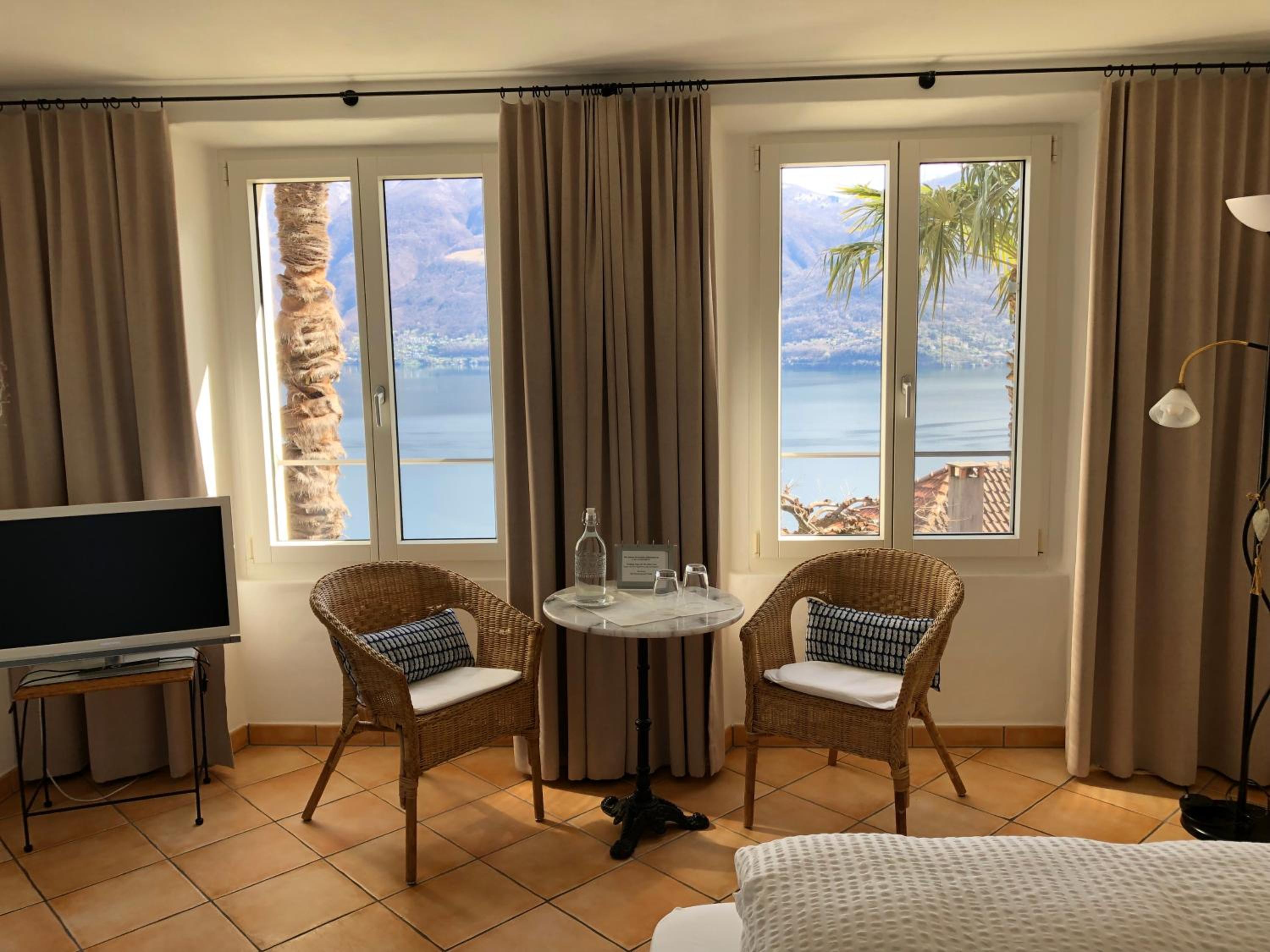 Double Room with Lake View photo 3