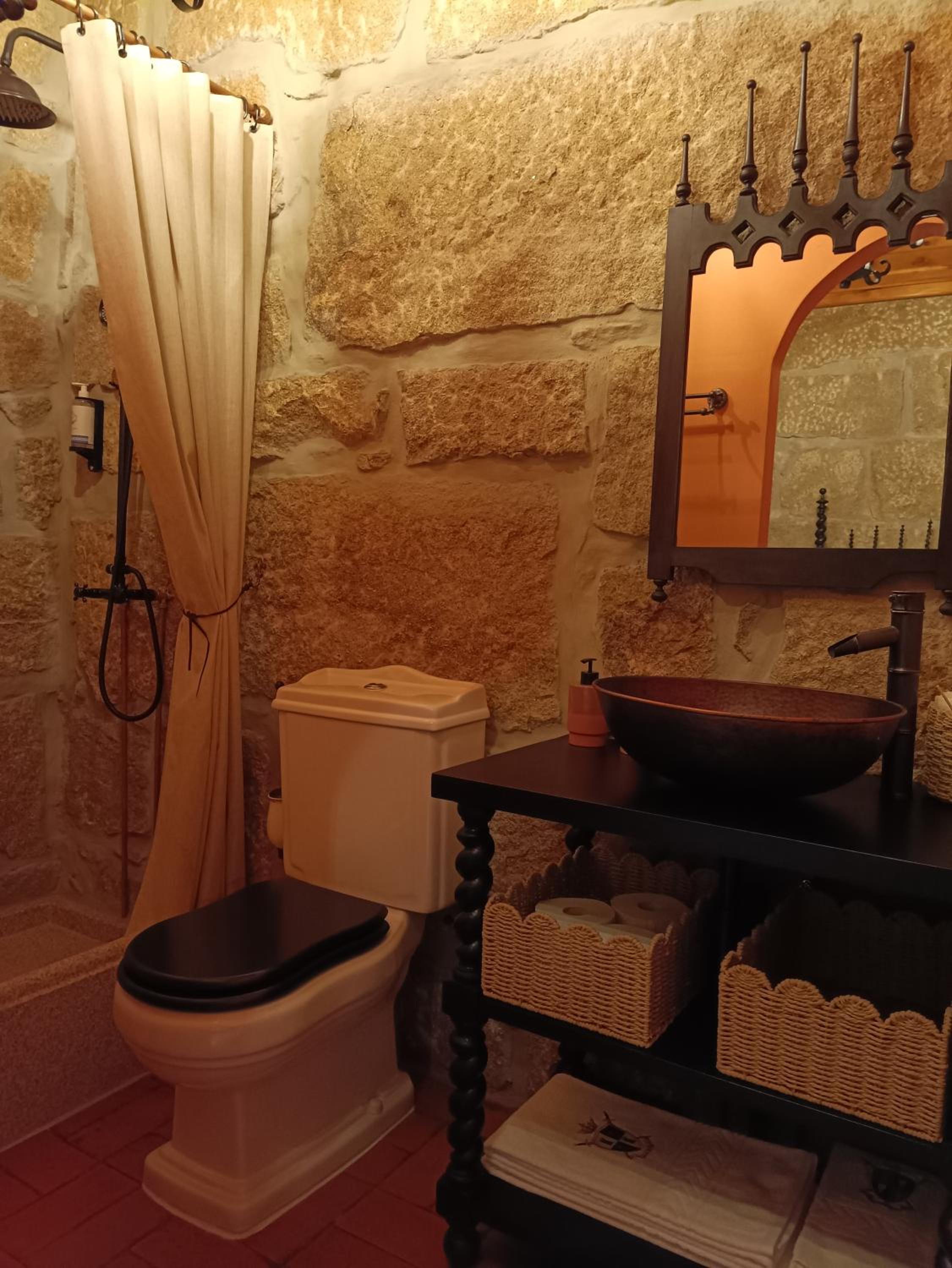 Suite - Photo 2