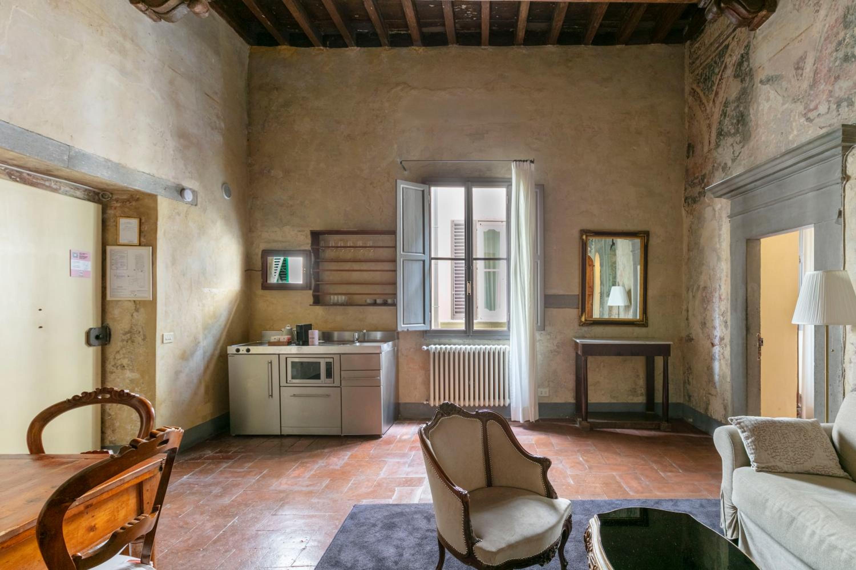 Large 2 Bedroom Apartment with Sofa Bed - Duplex photo 2