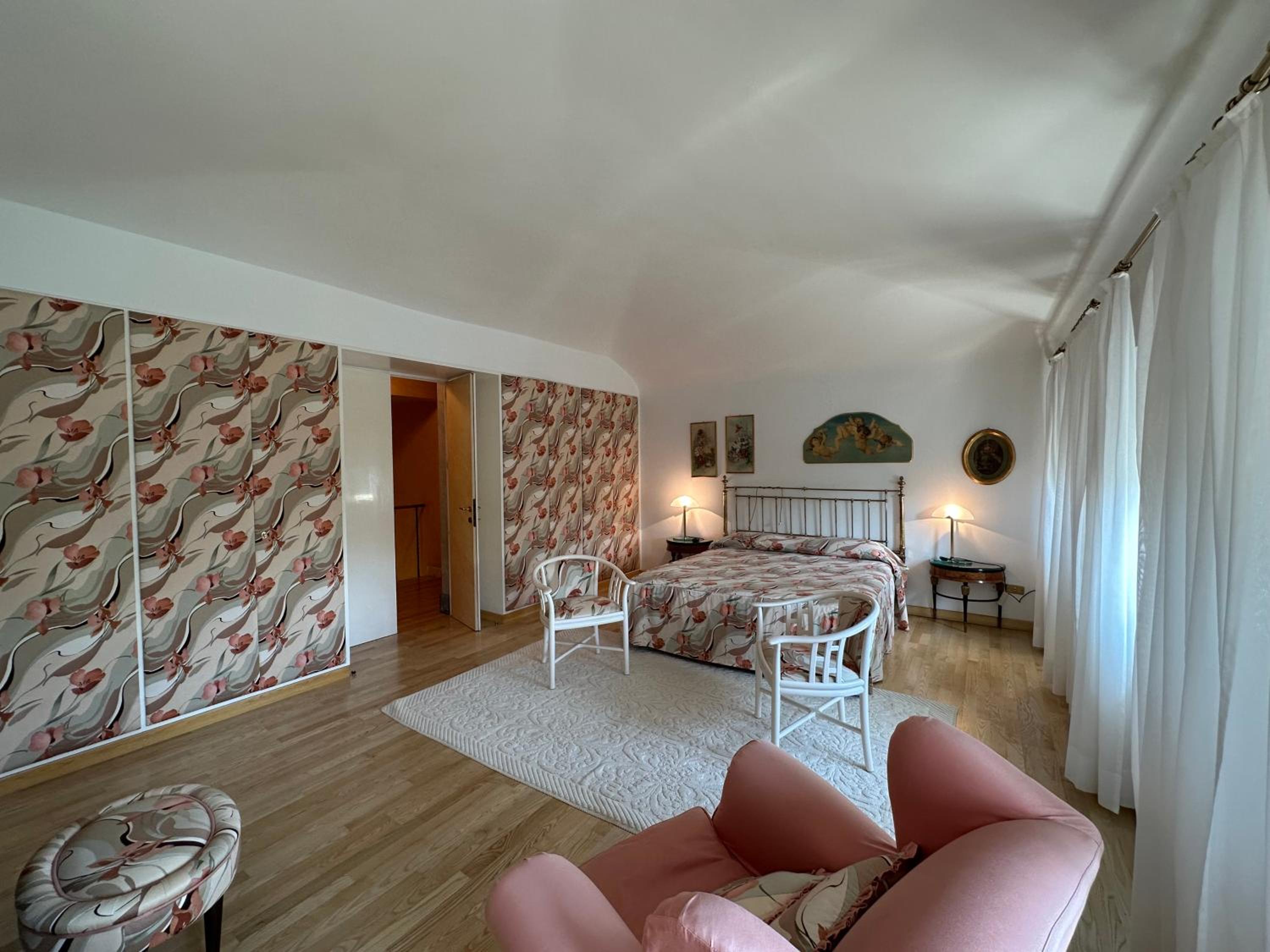 Villa photo 1