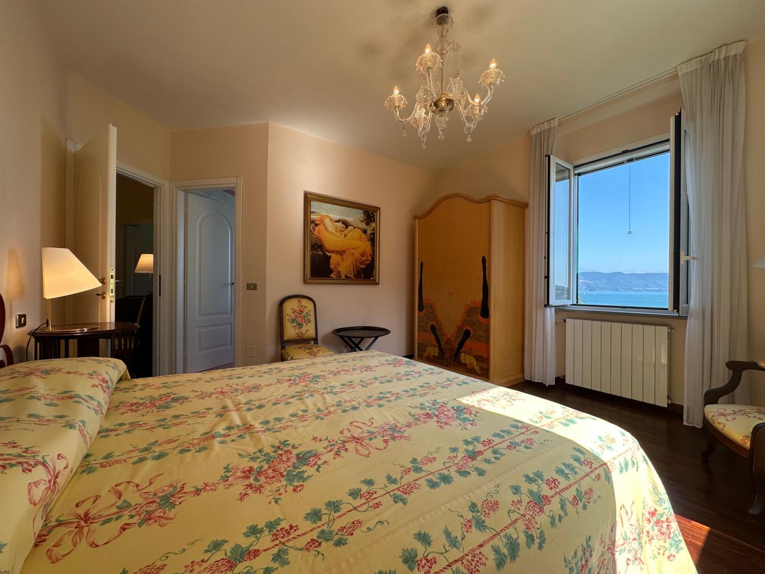 Villa photo 2